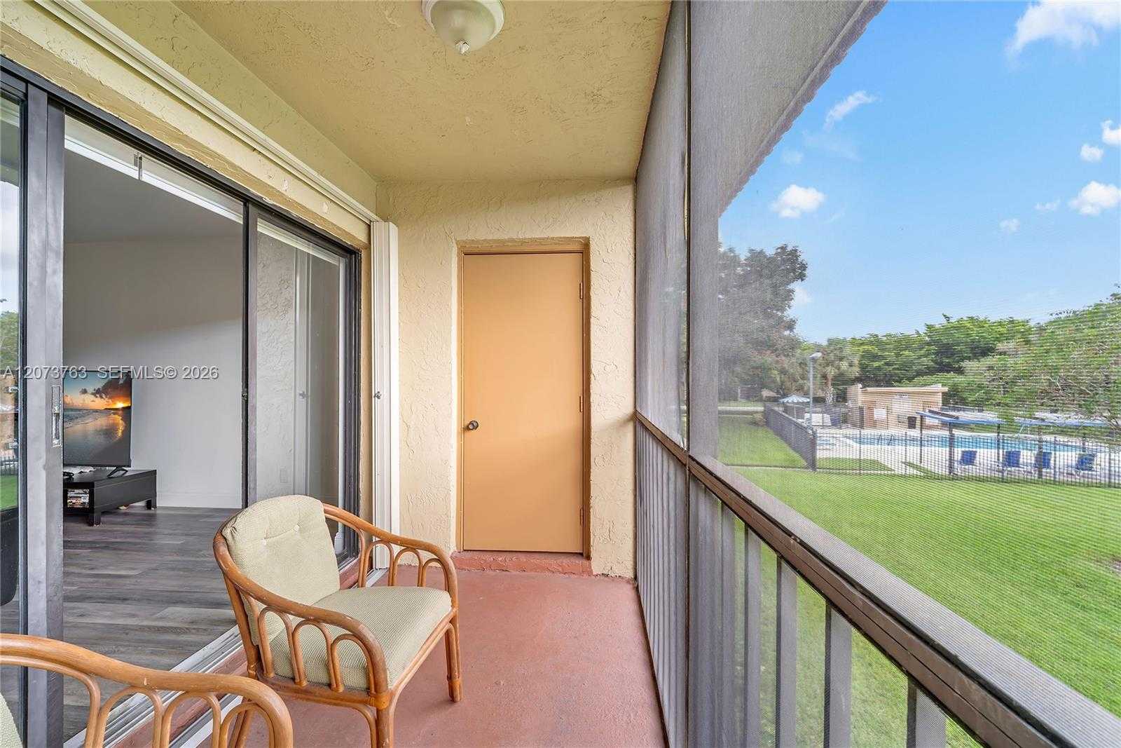 307 Lakeview Dr  APT 202 Weston Florida United States, for Sale, residential, Radmila Mandel, Florida Sky Realty Group