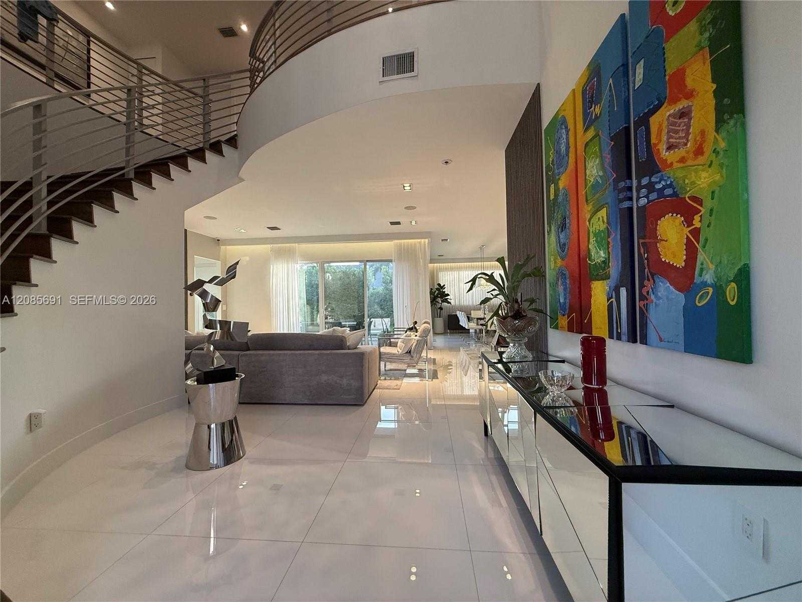 7550 NW 101st Ct Doral Florida United States, for Rent, residential, Roberto Villasmil, Interinvestments Realty, Inc.
