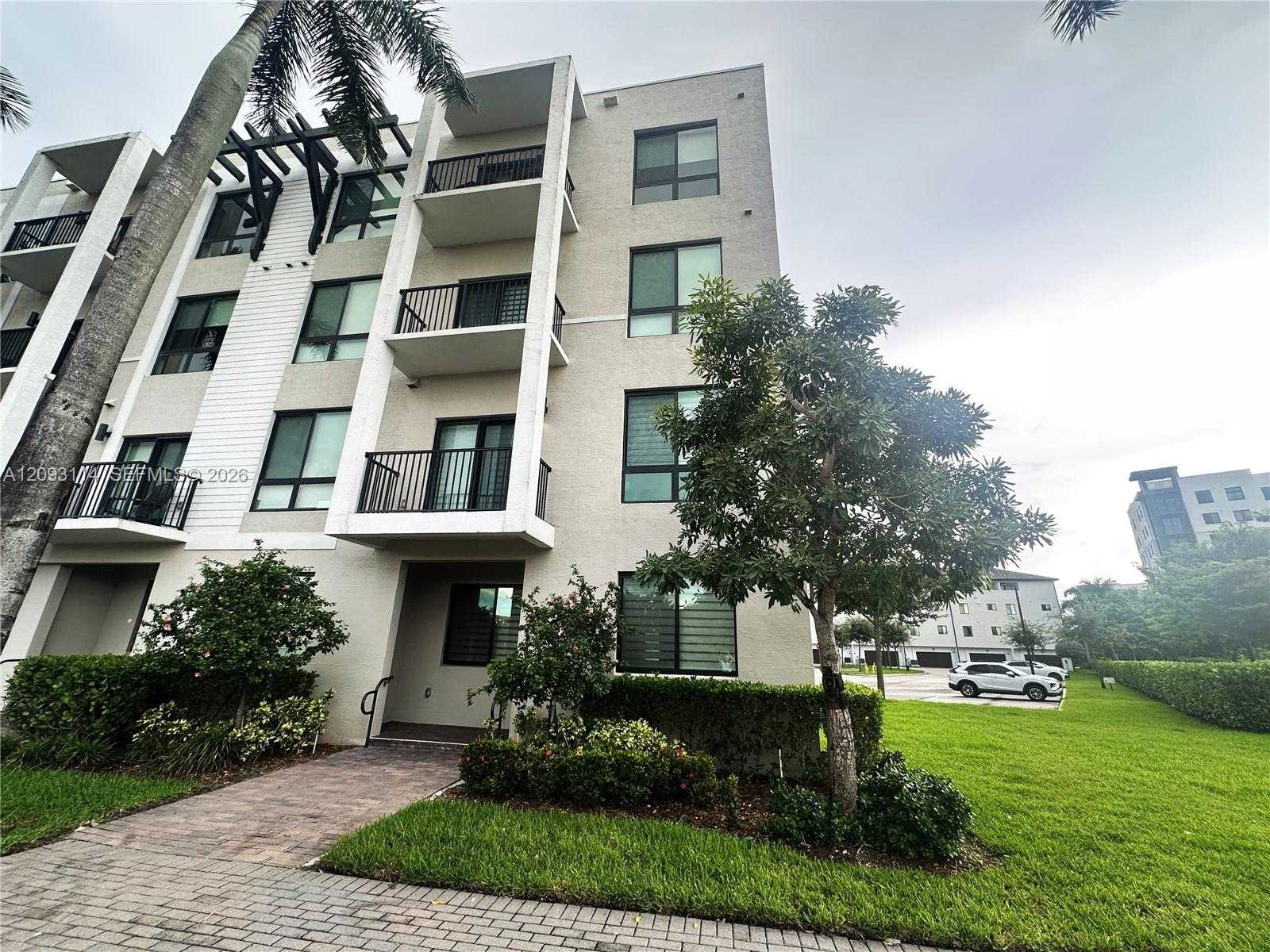 4636 NW 84th Ave  APT 19 Doral Florida United States, for Rent, residential, Roberto Villasmil, Interinvestments Realty, Inc.
