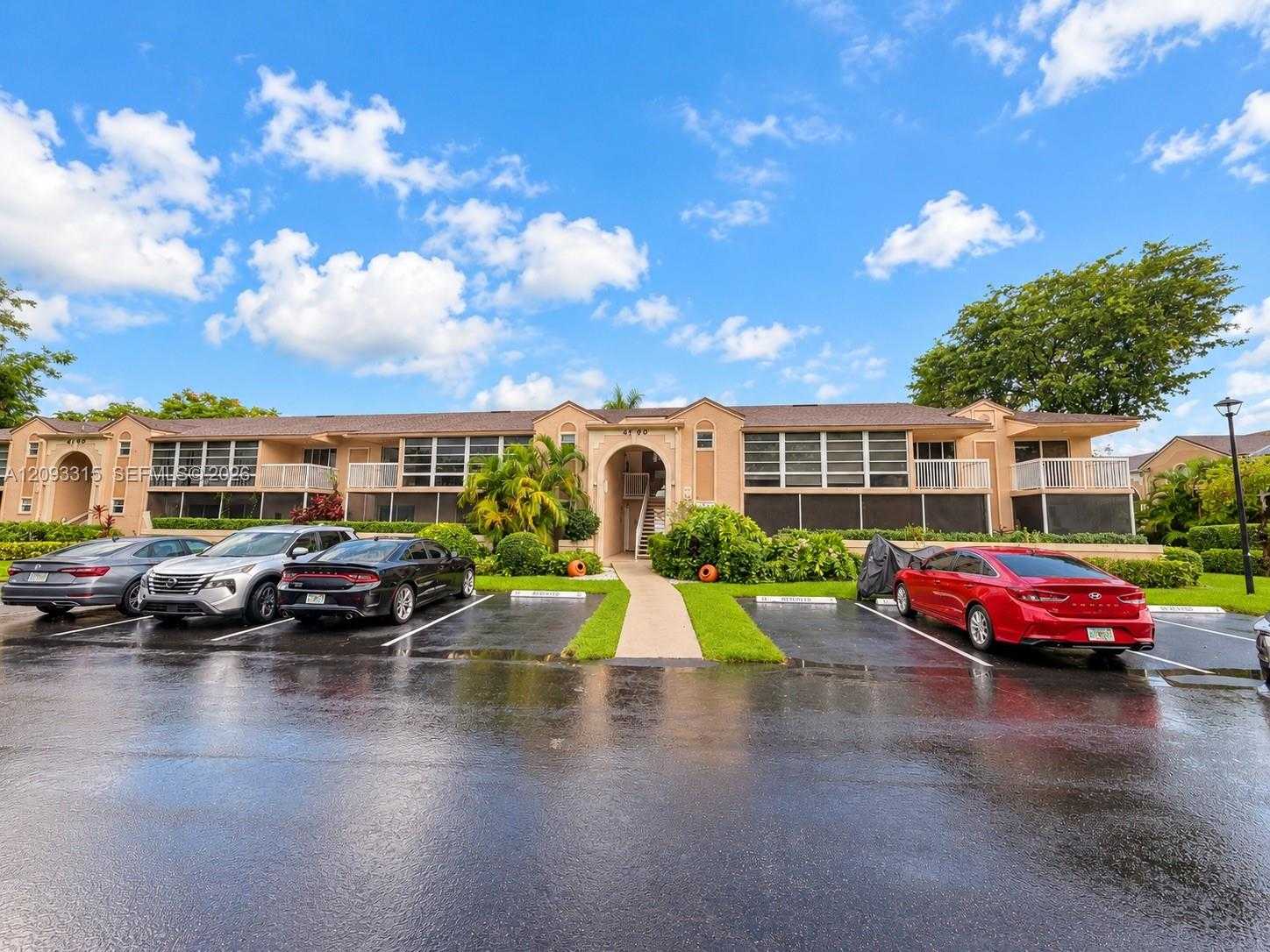 4760 NW 102nd Ave  APT 106-12 Doral Florida United States, for Rent, residential, Roberto Villasmil, Interinvestments Realty, Inc.