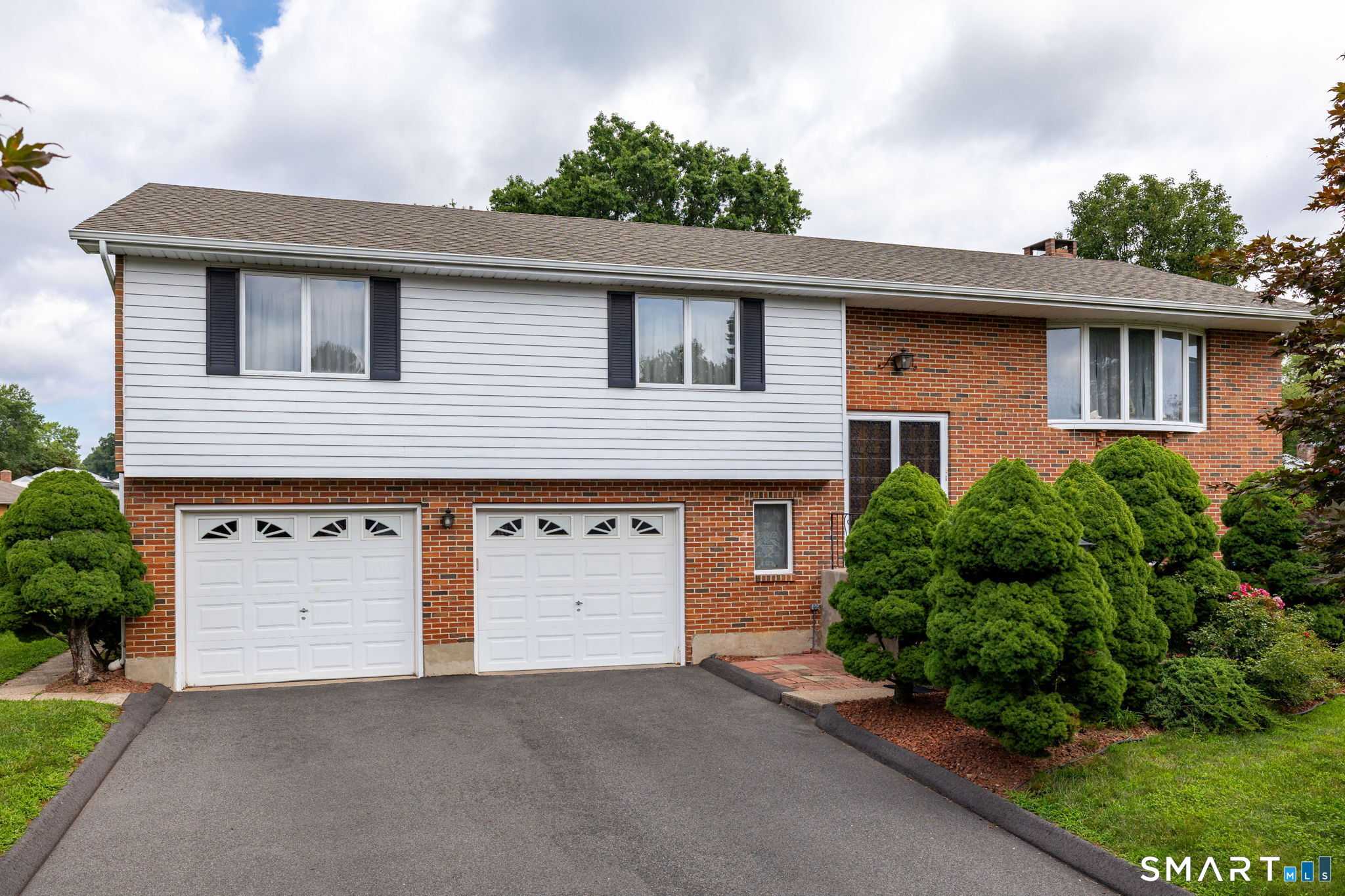 15 Colonial Drive Wethersfield Connecticut United States, for Sale, residential, Benny Cabrera Jr., Eagle Eye Realty