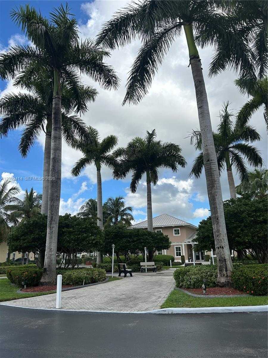 10735 NW 75th St Doral Florida United States, for Rent, residential, Roberto Villasmil, Interinvestments Realty, Inc.