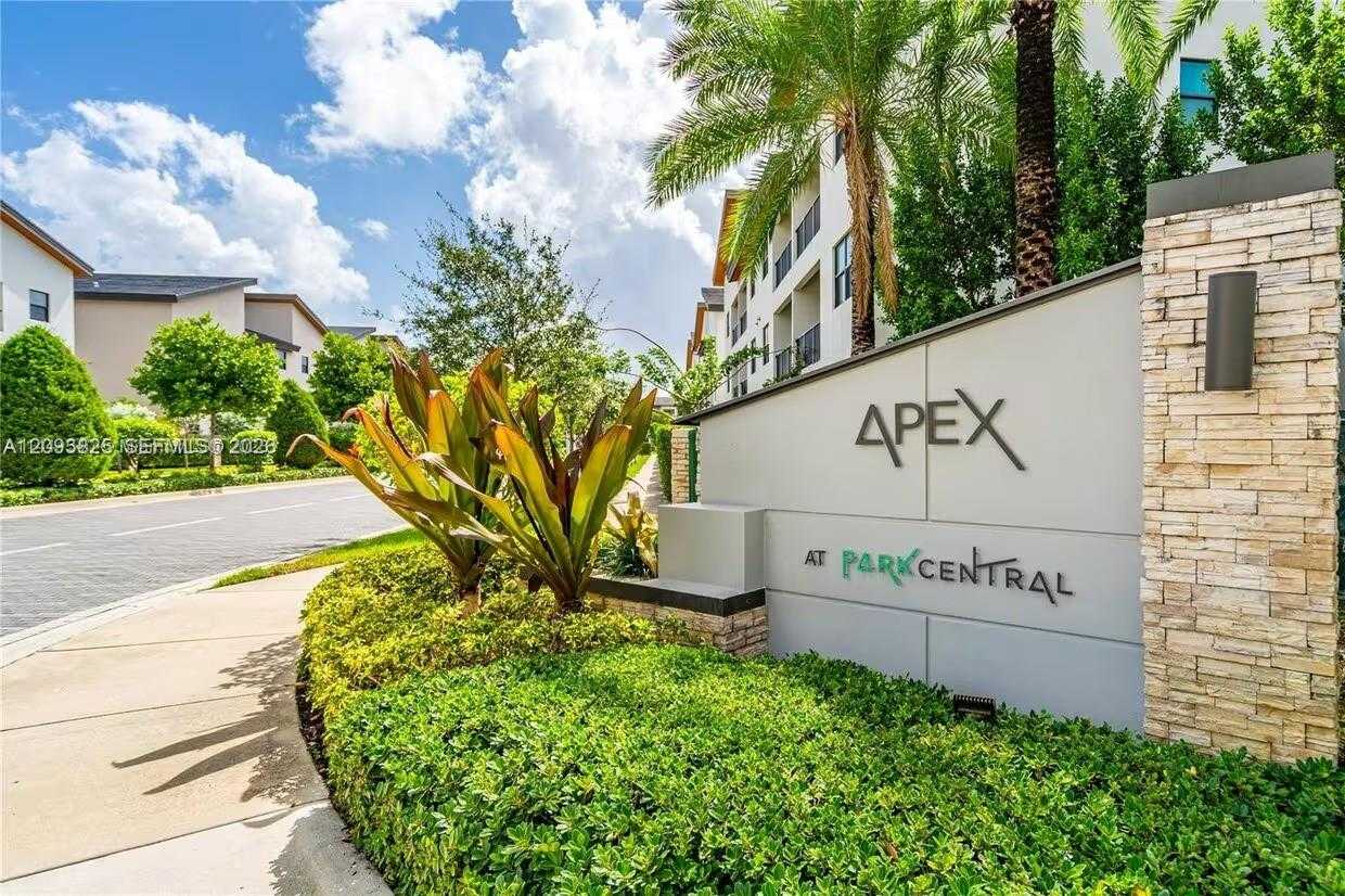 8015 NW 104th Ave  APT 38 Doral Florida United States, for Rent, residential, Roberto Villasmil, Interinvestments Realty, Inc.