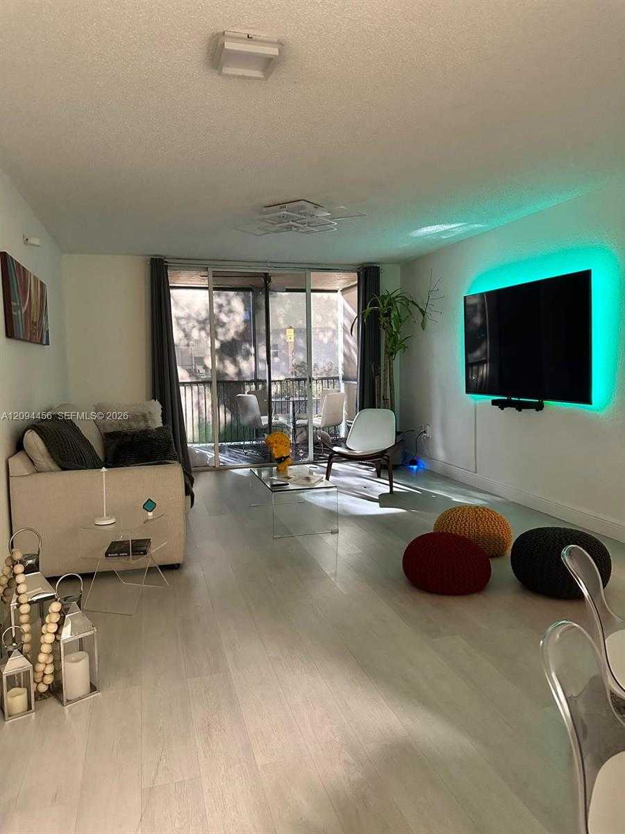 8323 Lake Dr  APT 102 Doral Florida United States, for Rent, residential, Roberto Villasmil, Interinvestments Realty, Inc.