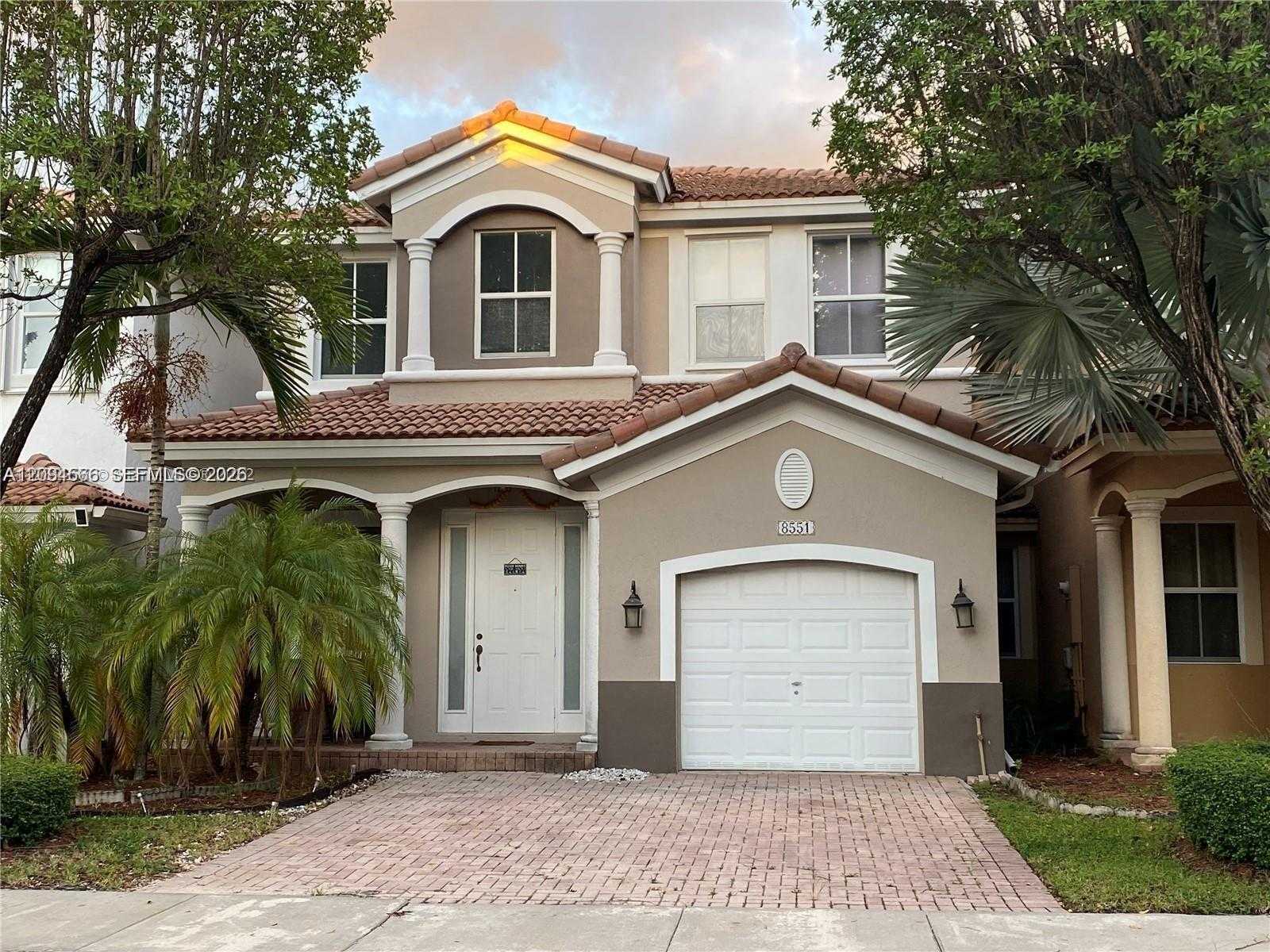 8551 NW 108th Ct Doral Florida United States, for Rent, residential, Roberto Villasmil, Interinvestments Realty, Inc.