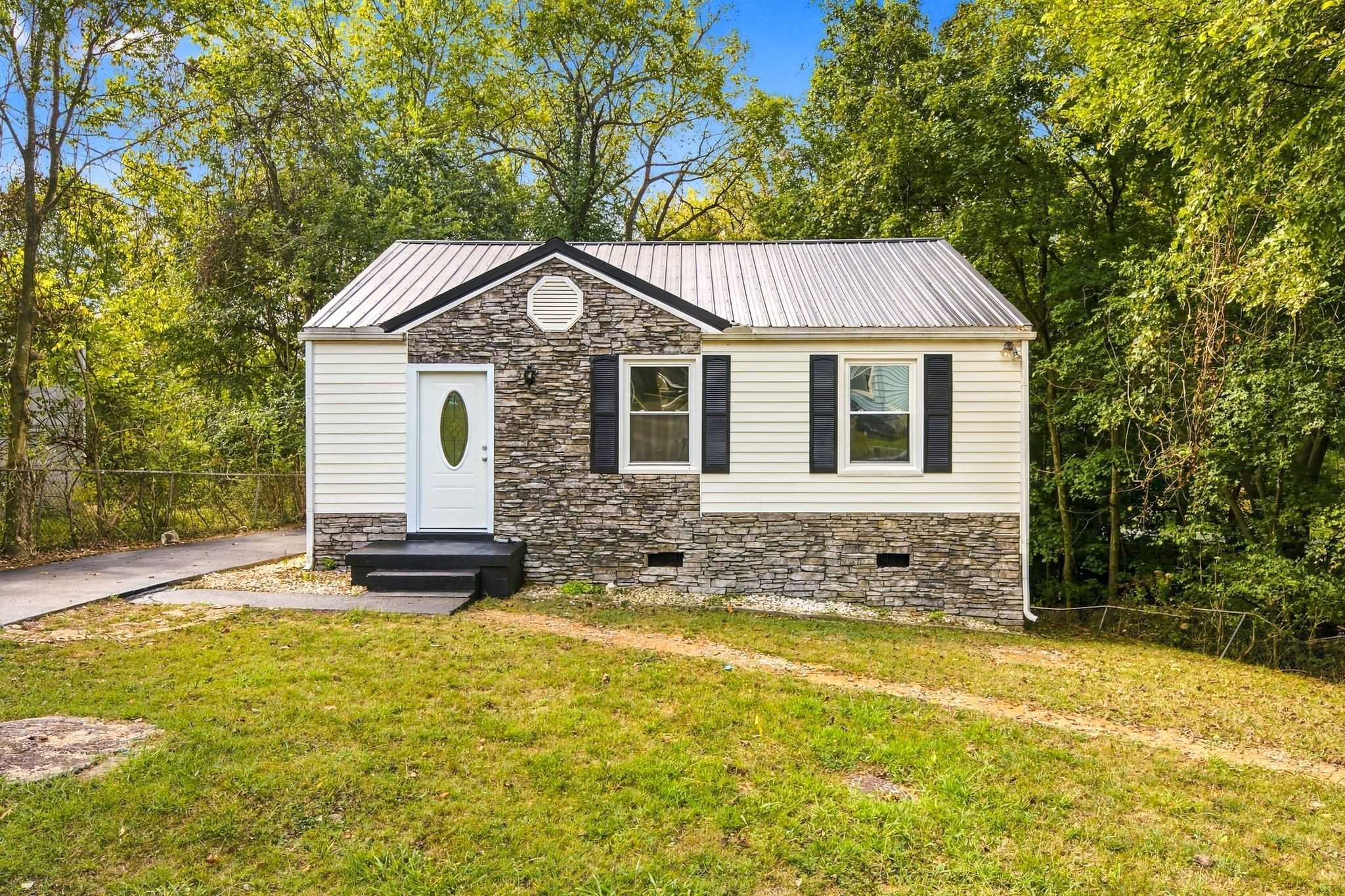 1300 Sunnyview Dr Clarksville Tennessee United States, for Sale, residential, Sandra Hester, Keystone Realty and Management