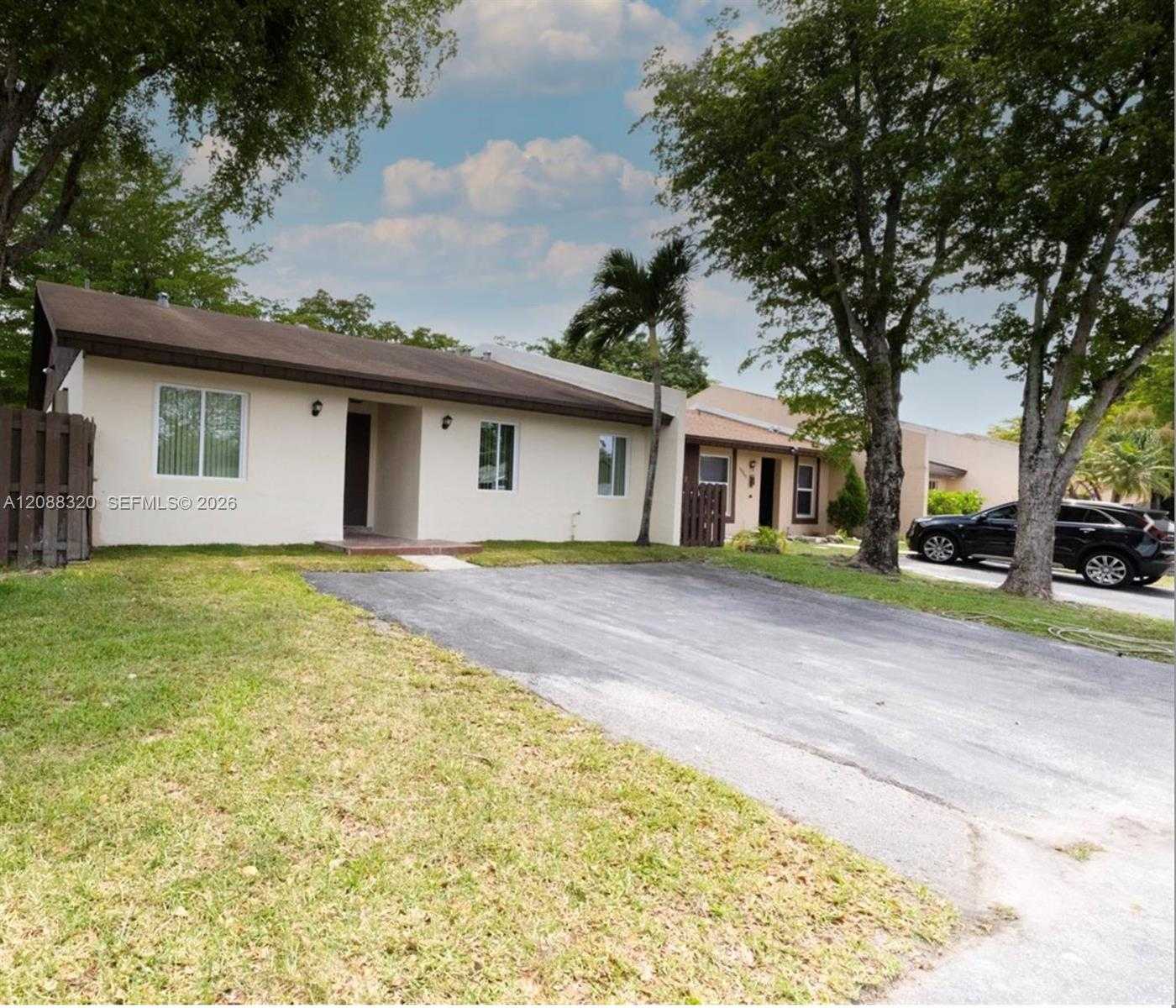 11701 SW 122nd Ct  APT 11071 Miami Florida United States, for Rent, residential, Sandra Benkahla, The 305 Agency
