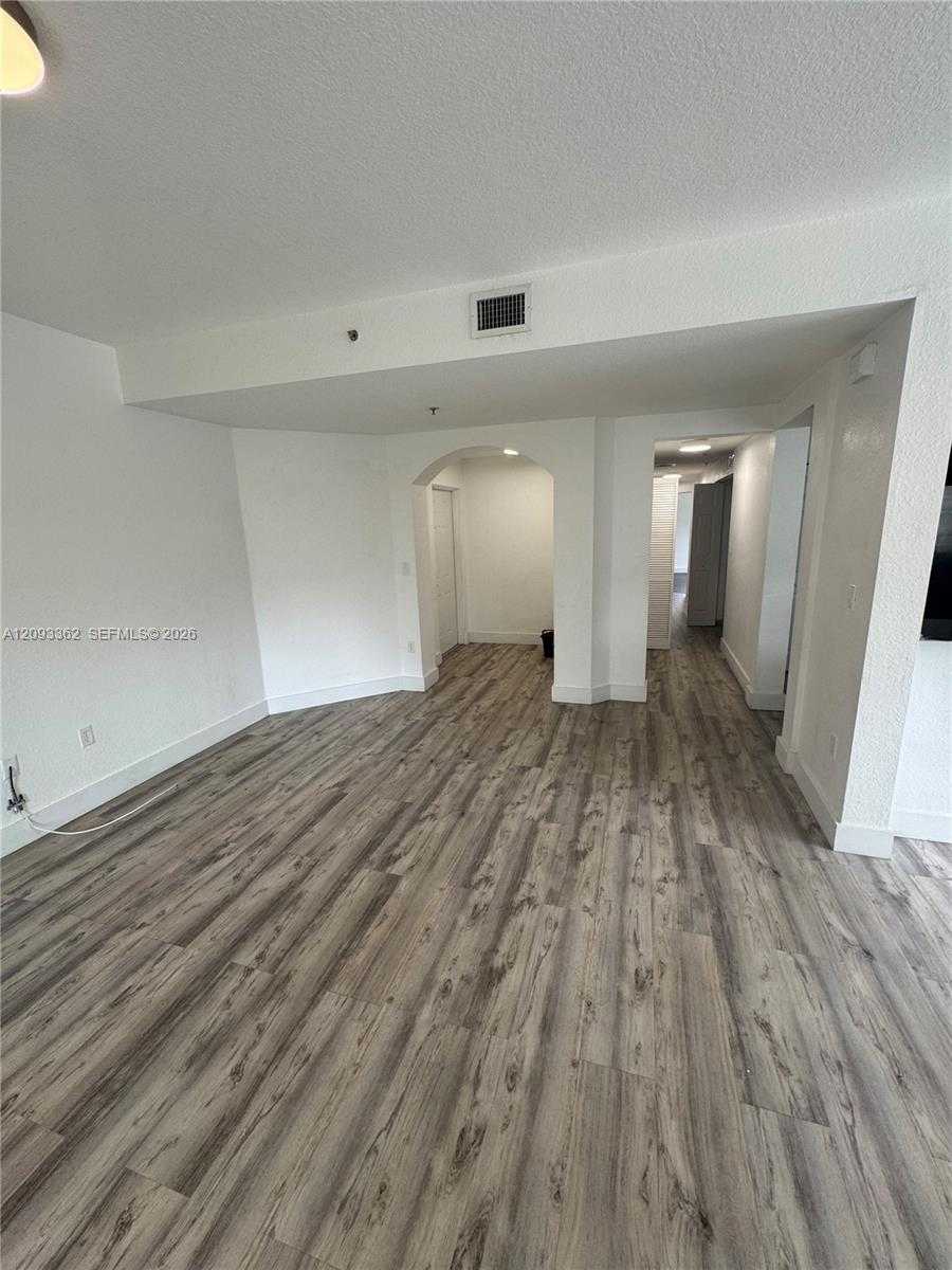 8833 NW 107th Ct  APT 101 Doral Florida United States, for Rent, residential, Roberto Villasmil, Interinvestments Realty, Inc.