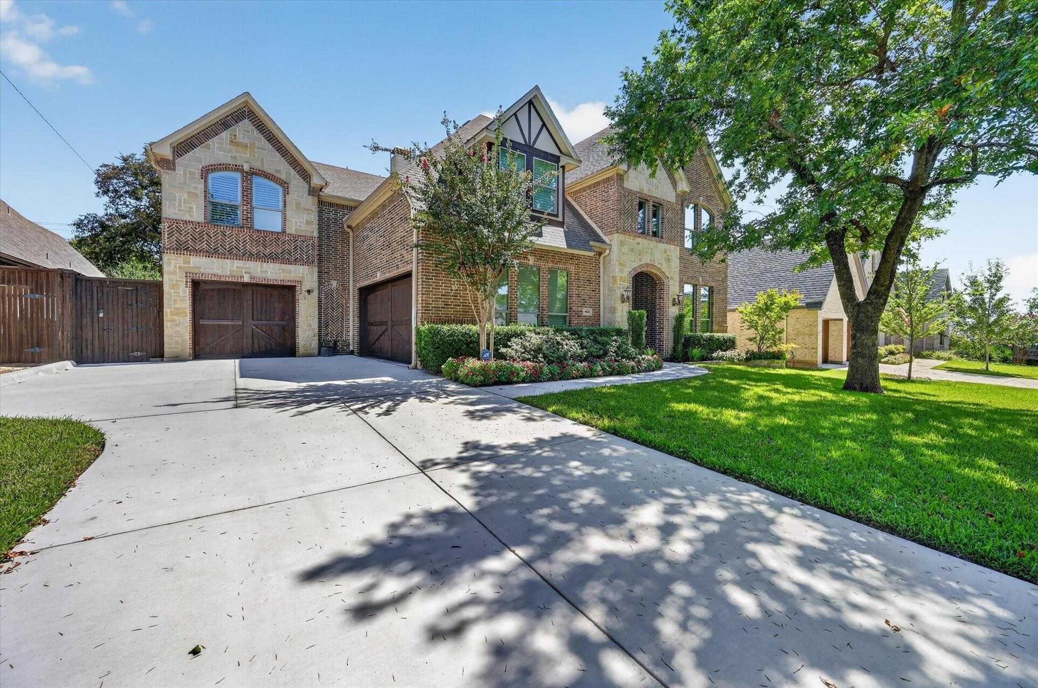 9432 Thornberry Lane Dallas Texas United States, for Sale, residential, Rita Vera, Central Metro Realty LLC