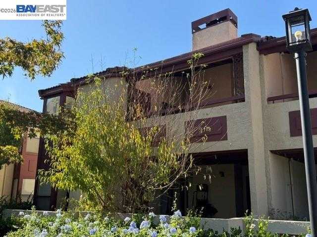 1391 Monument Blvd  APT #18 Concord California United States, for Sale, residential, Dhiraj Mahat, Real Estate Source, Inc