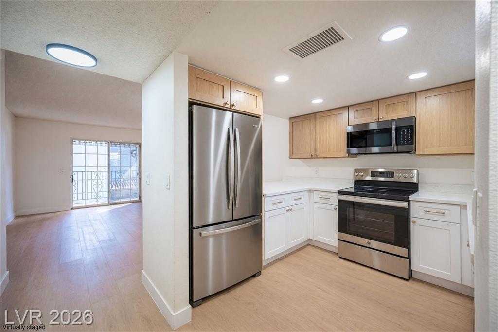 3823 Maryland Parkway APT B11 Las Vegas Nevada United States, for Sale, residential, Stephen Hoopes, Hoopes and Norton