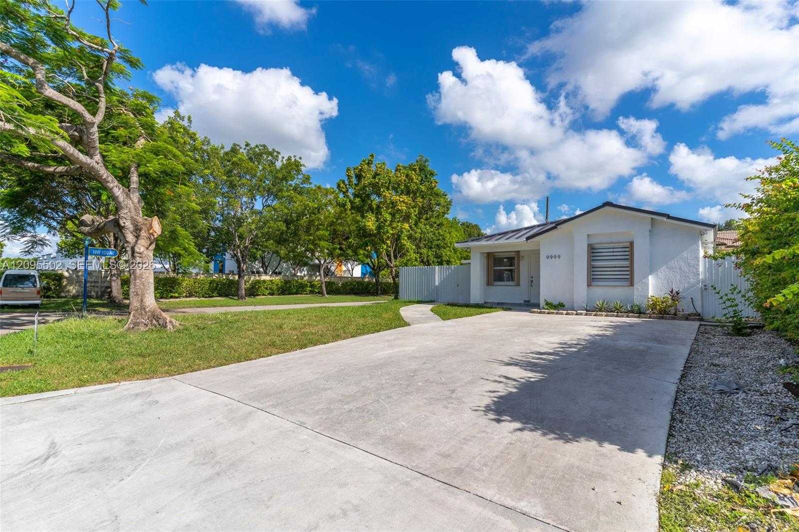 9999 NW 25th Ter Doral Florida United States, for Rent, residential, Roberto Villasmil, Interinvestments Realty, Inc.