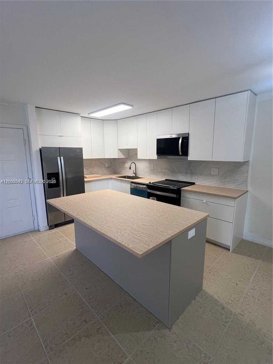 4780 NW 102nd Ave  APT 102-11 Doral Florida United States, for Rent, residential, Roberto Villasmil, Interinvestments Realty, Inc.