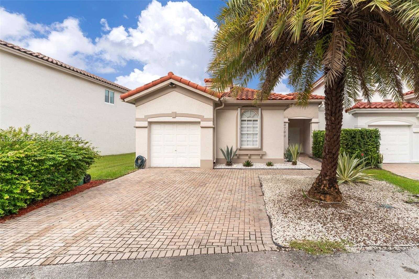 6763 NW 109th Ave  APT 6763 Doral Florida United States, for Rent, residential, Roberto Villasmil, Interinvestments Realty, Inc.