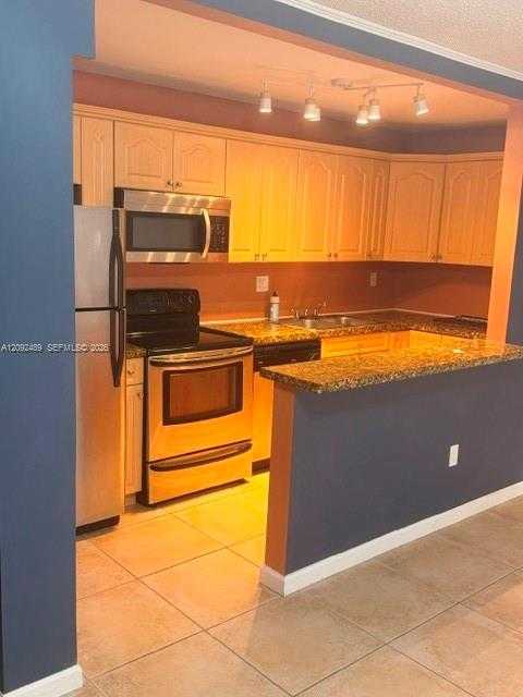4320 NW 79th Ave  APT 1E Doral Florida United States, for Rent, residential, Roberto Villasmil, Interinvestments Realty, Inc.