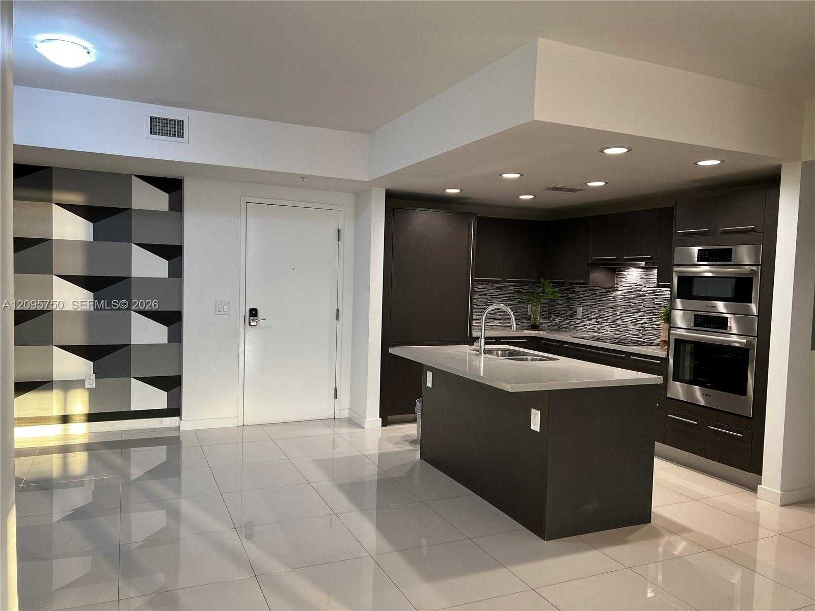 7825 NW 107th Ave  APT 312 Doral Florida United States, for Rent, residential, Roberto Villasmil, Interinvestments Realty, Inc.