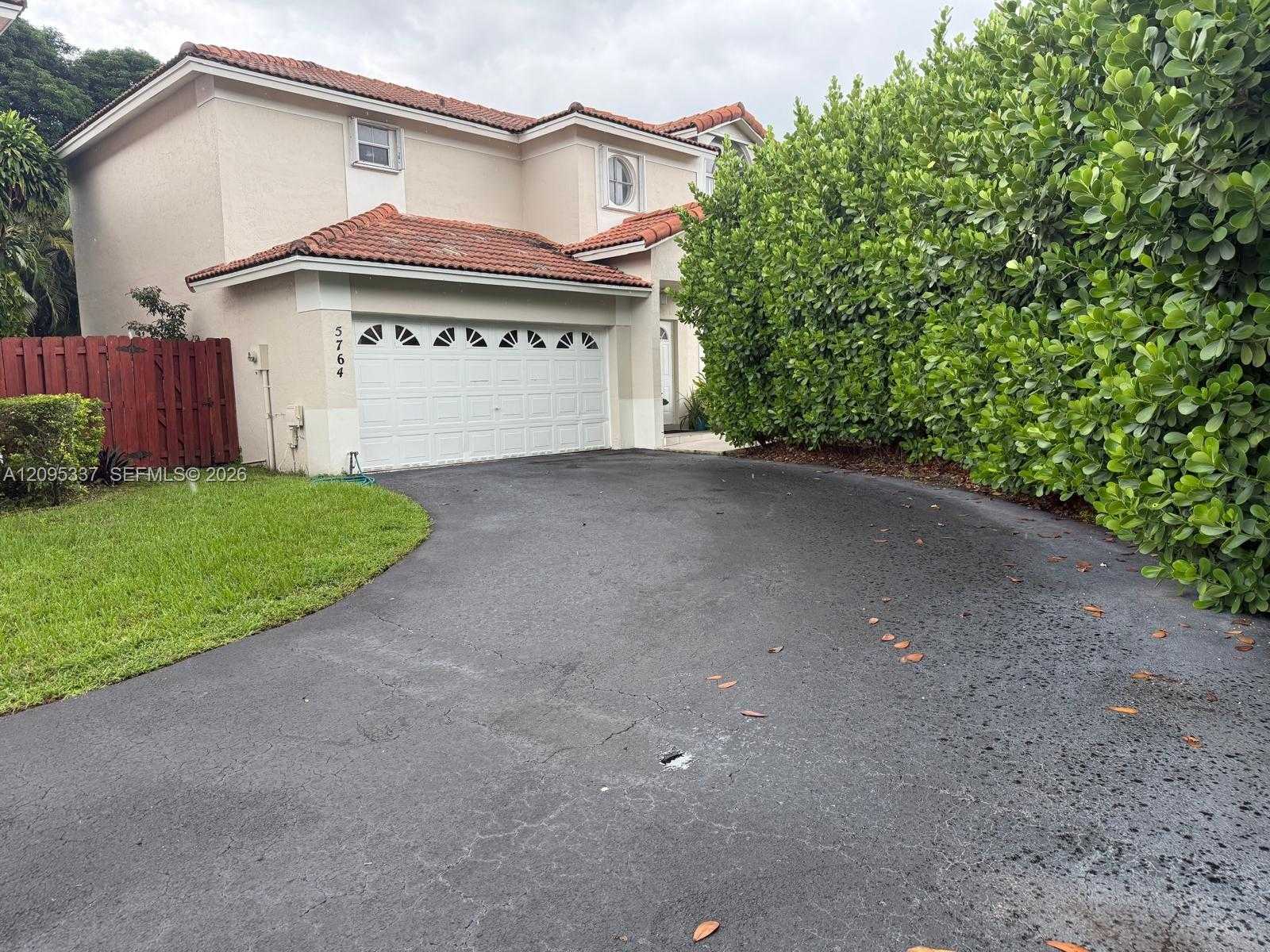 5764 NW 98th Ct  APT 5764 Doral Florida United States, for Rent, residential, Roberto Villasmil, Interinvestments Realty, Inc.