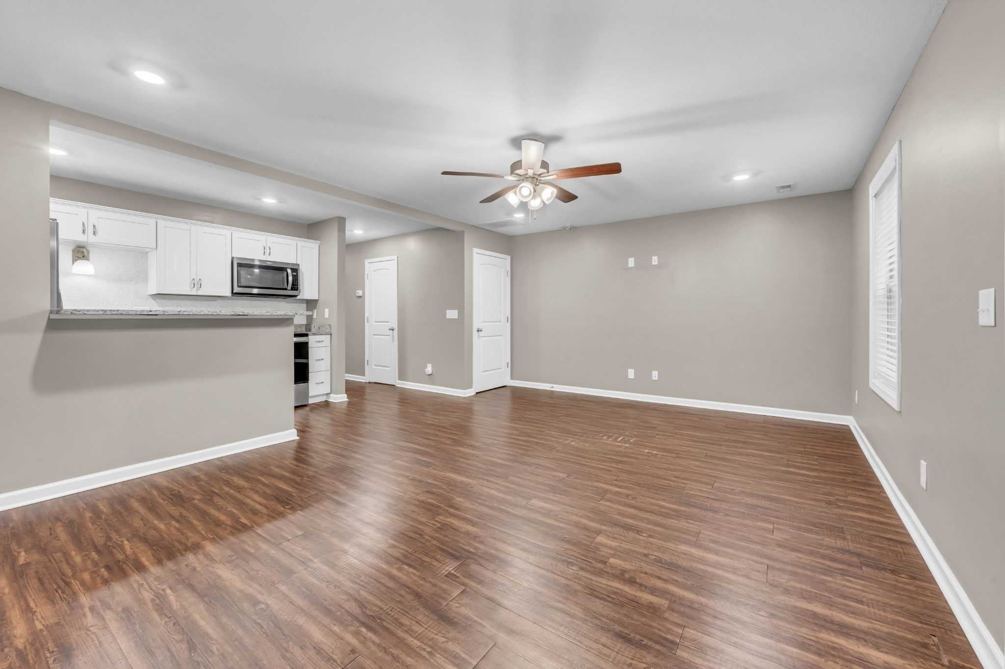 135 Country Ln  APT 203 Clarksville Tennessee United States, for Rent, residential, Rebekah  Sprabary, Sweet Home Realty & Property Management