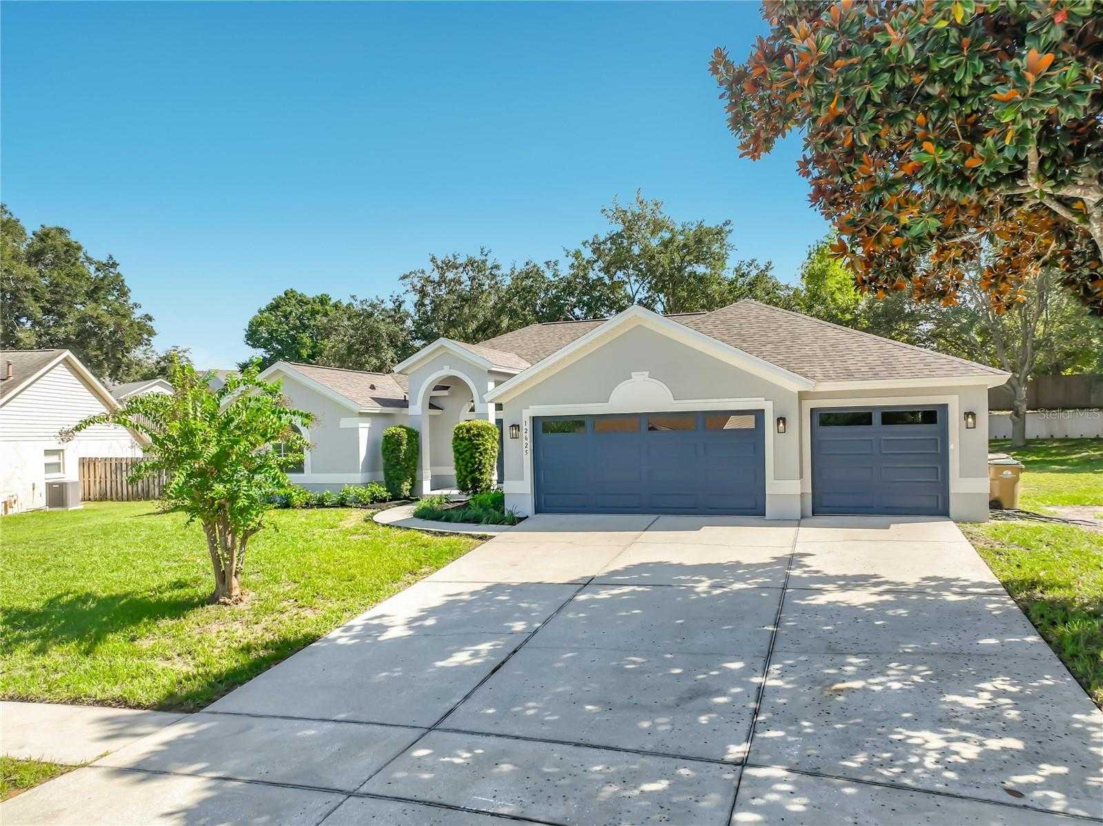 12625 DOUGLAS FIR COURT Clermont Florida United States, for Sale, residential, Zaira Mejia, Spaces & Styles Group