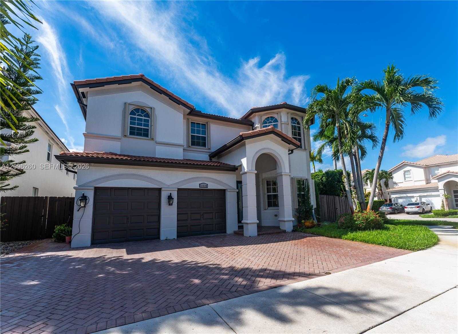11530 NW 82nd Ter Doral Florida United States, for Sale, residential, Roberto Villasmil, Interinvestments Realty, Inc.