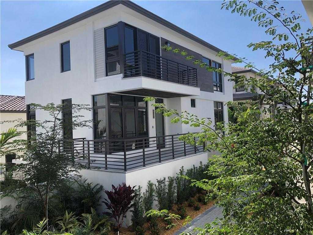 8243 NW 48th Street Doral Florida United States, for Sale, residential, Roberto Villasmil, Interinvestments Realty, Inc.