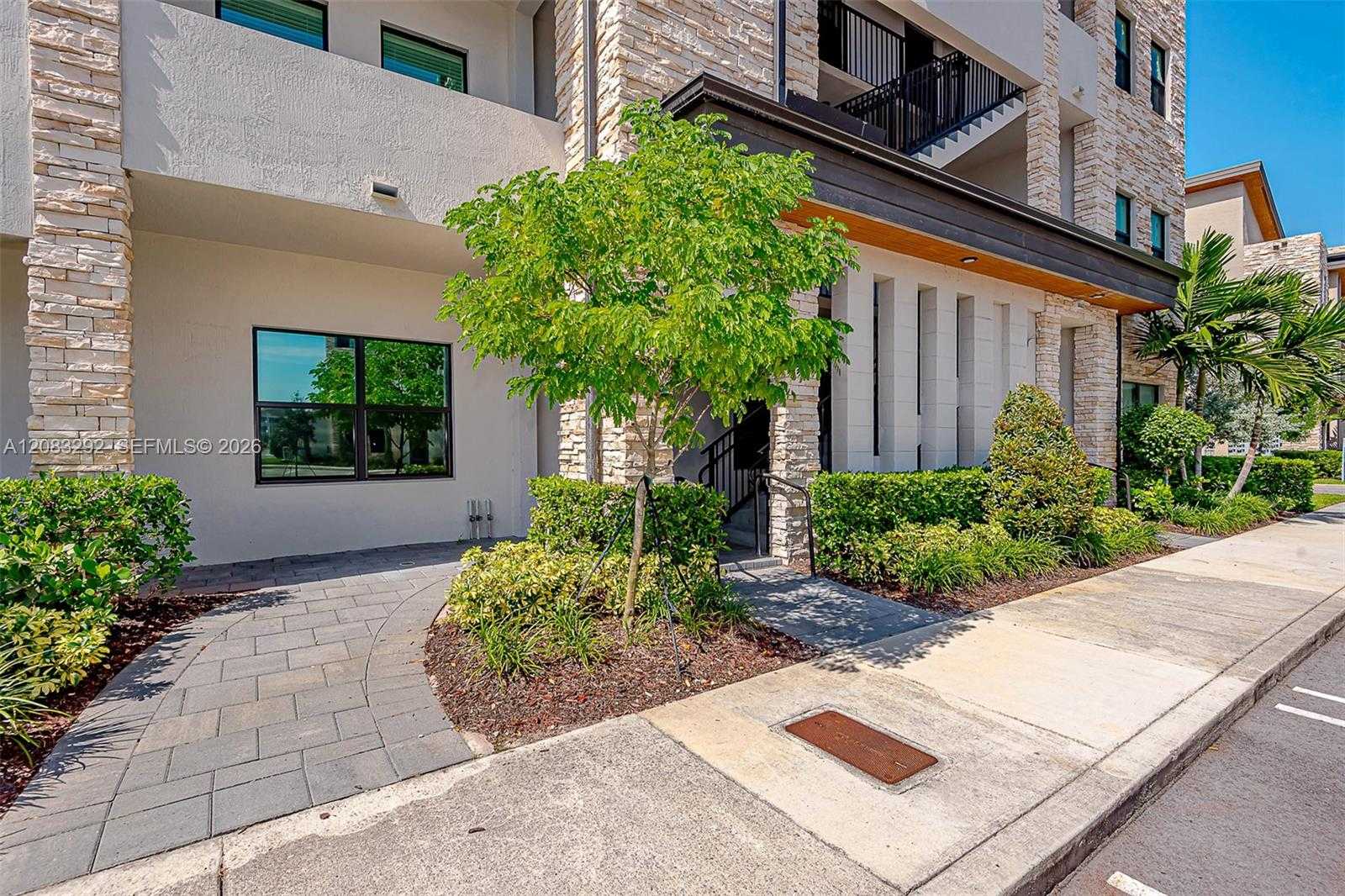 7809 NW 104th Ave  APT 7 Doral Florida United States, for Rent, residential, Roberto Villasmil, Interinvestments Realty, Inc.