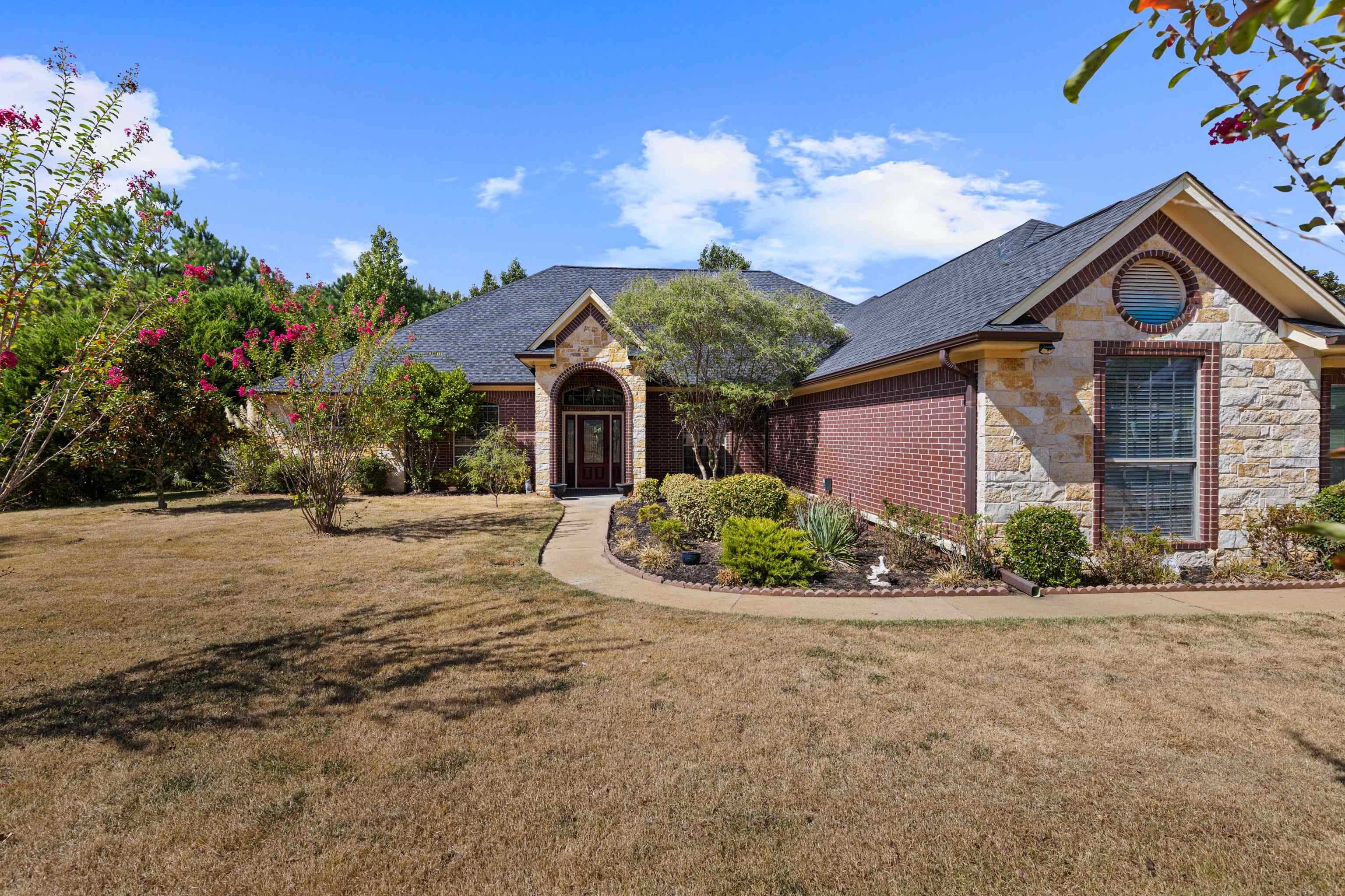 120 Ashbriar Ln Longview Texas United States, for Sale, residential,  , Drake Chapman Real Estate, Brokerage