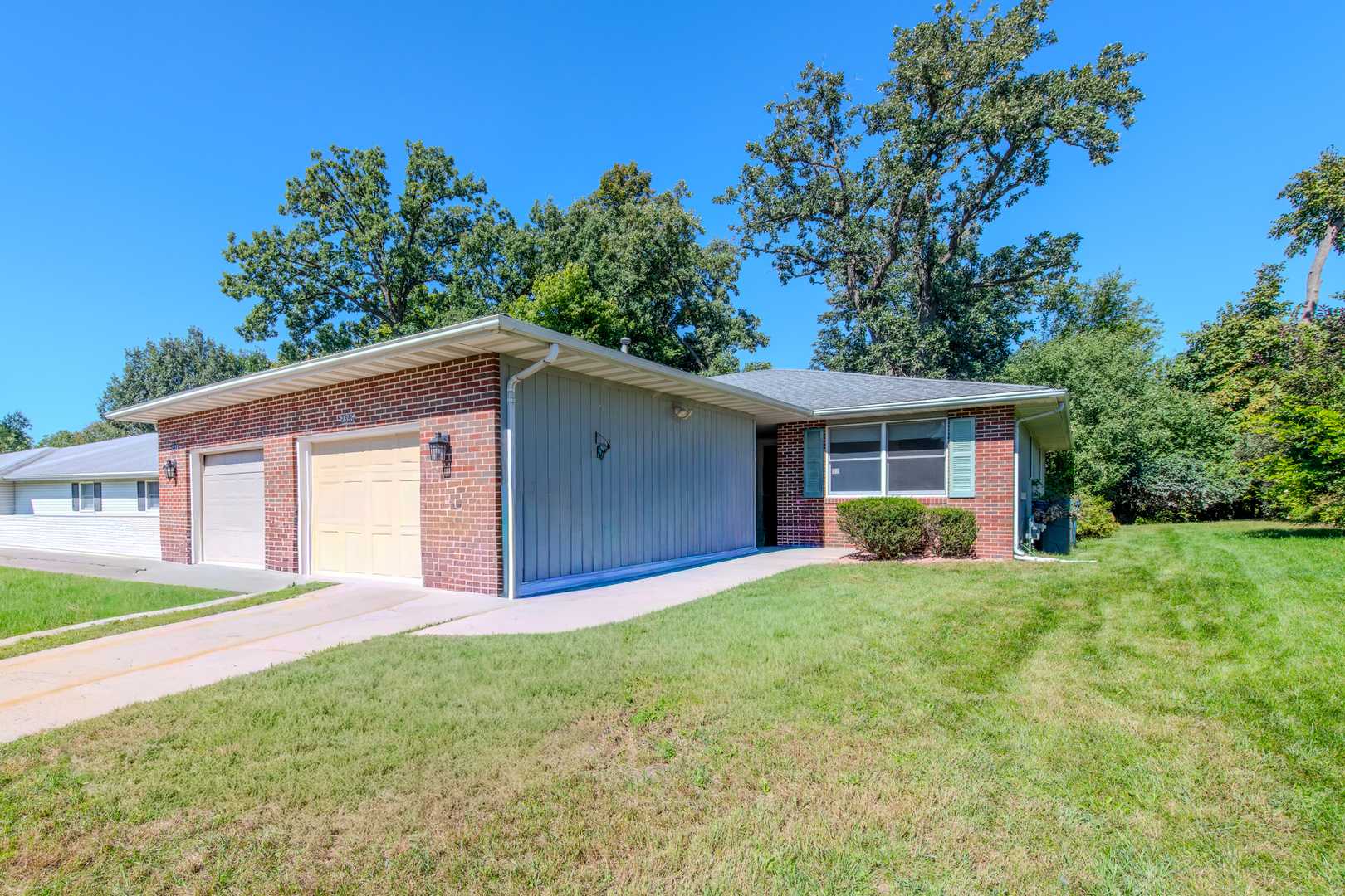 2516 Red Oak Trail Crest Hill Illinois United States, for Sale, residential,  , Alpha 7 Realty