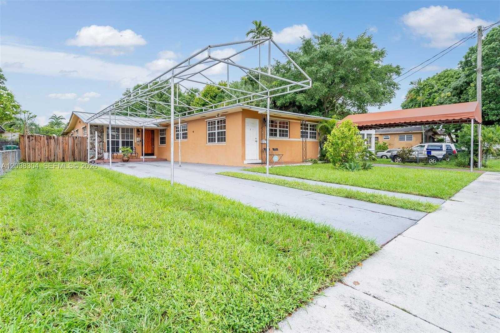 2815 SW 36th Ave Miami Florida United States, for Sale, residential, Henry Smith, Incom Sample Office