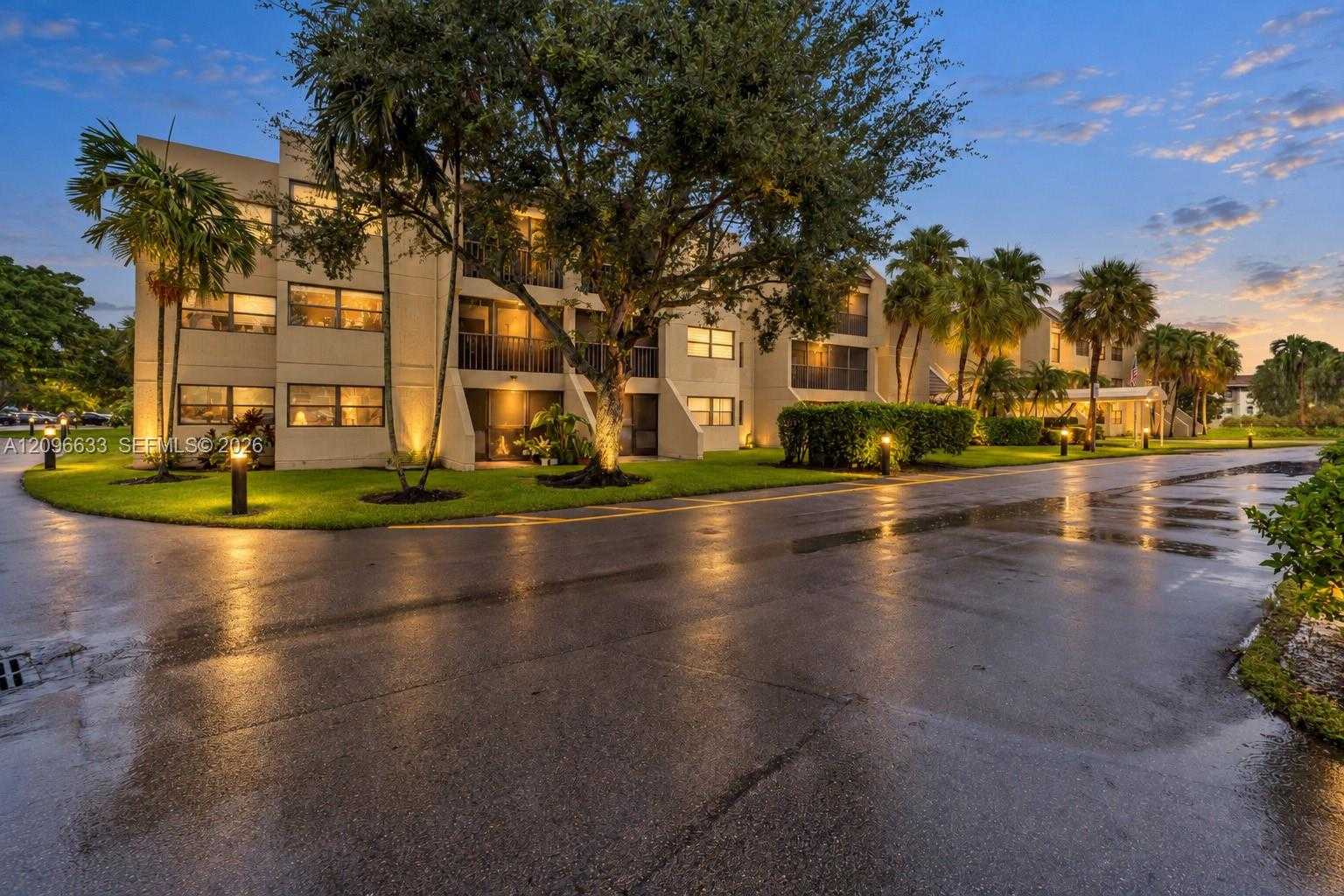 220 Lakeview Dr  APT 205 Weston Florida United States, for Rent, residential, Radmila Mandel, Florida Sky Realty Group