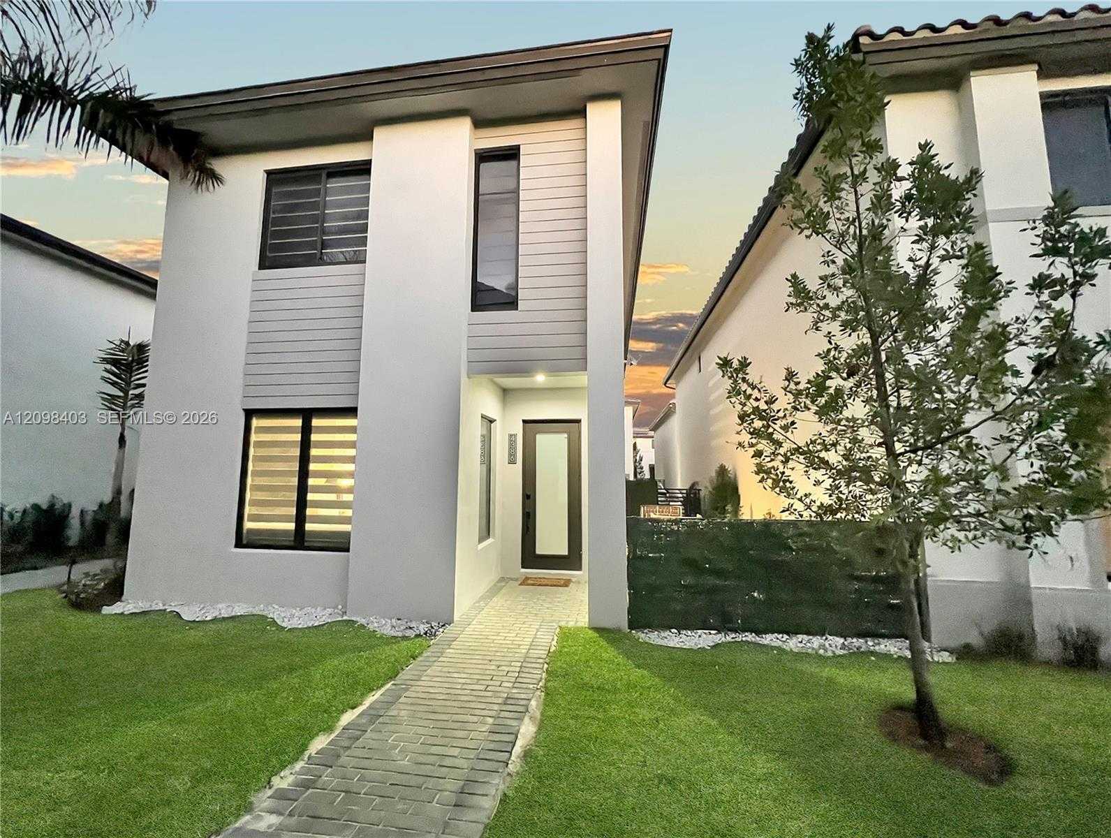 4386 4386 NW 80th Ct  APT . Doral Florida United States, for Rent, residential, Roberto Villasmil, Interinvestments Realty, Inc.