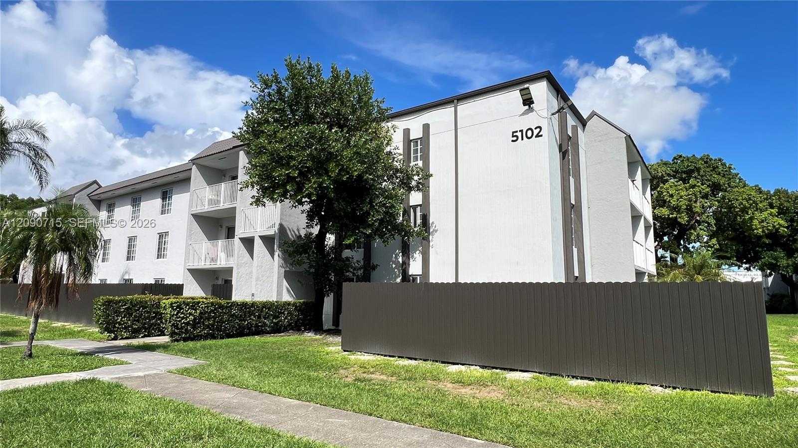 5102 NW 79th Ave  APT 208 Doral Florida United States, for Rent, residential, Roberto Villasmil, Interinvestments Realty, Inc.