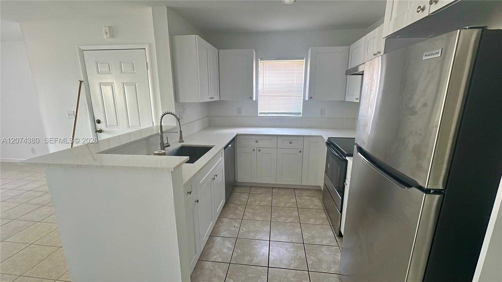4096 N Pine Island Rd  APT 2112 Sunrise Florida United States, for Rent, residential,  , Phoenix Realtors LLC