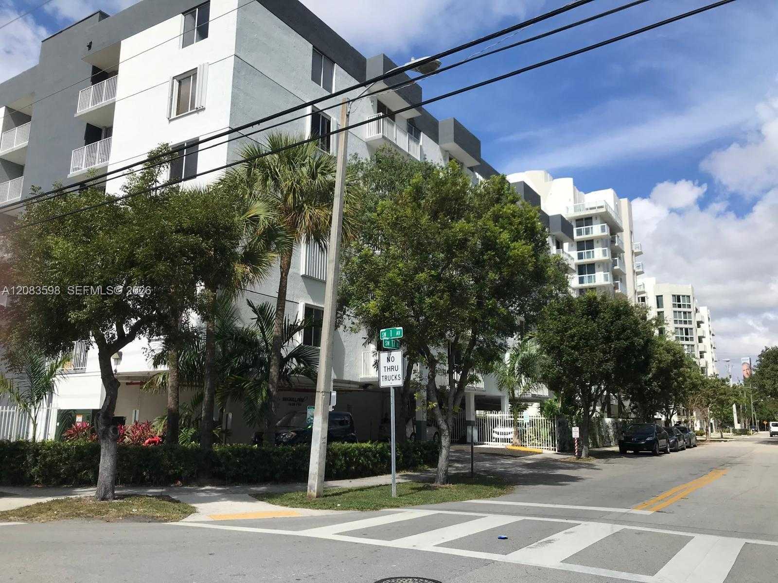 126 SW 17th Rd  APT 302 Miami Florida United States, for Rent, residential, Sandra Benkahla, The 305 Agency