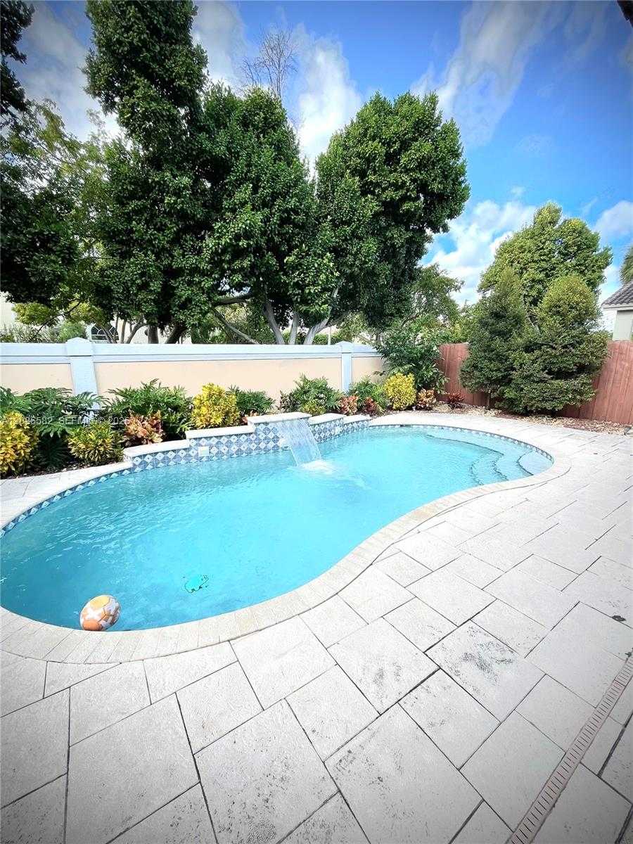 5344 NW 111th Ct Doral Florida United States, for Rent, residential, Roberto Villasmil, Interinvestments Realty, Inc.