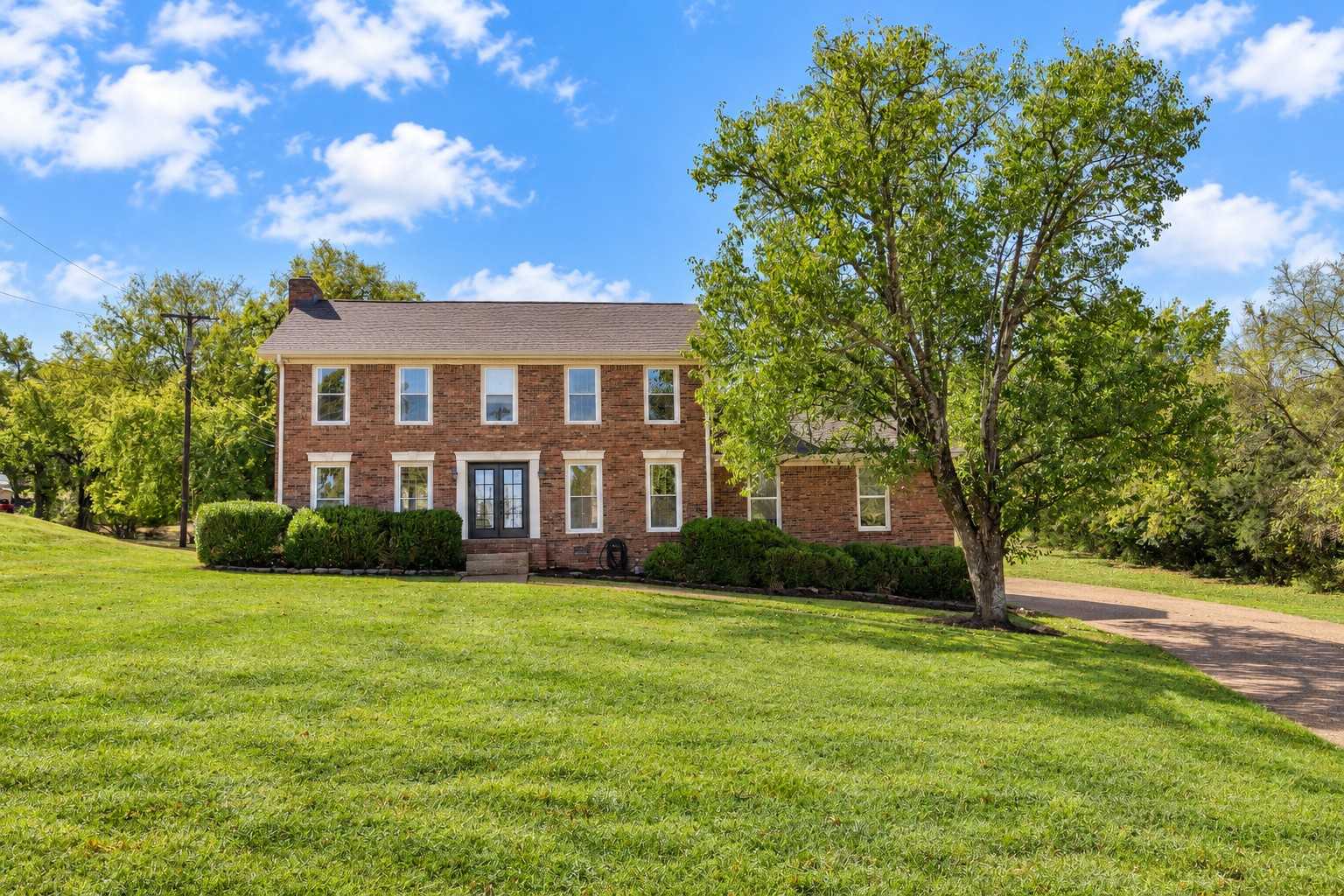 260 Anderson Ln Hendersonville Tennessee United States, for Sale, residential, Adam Hanes, LPT Realty