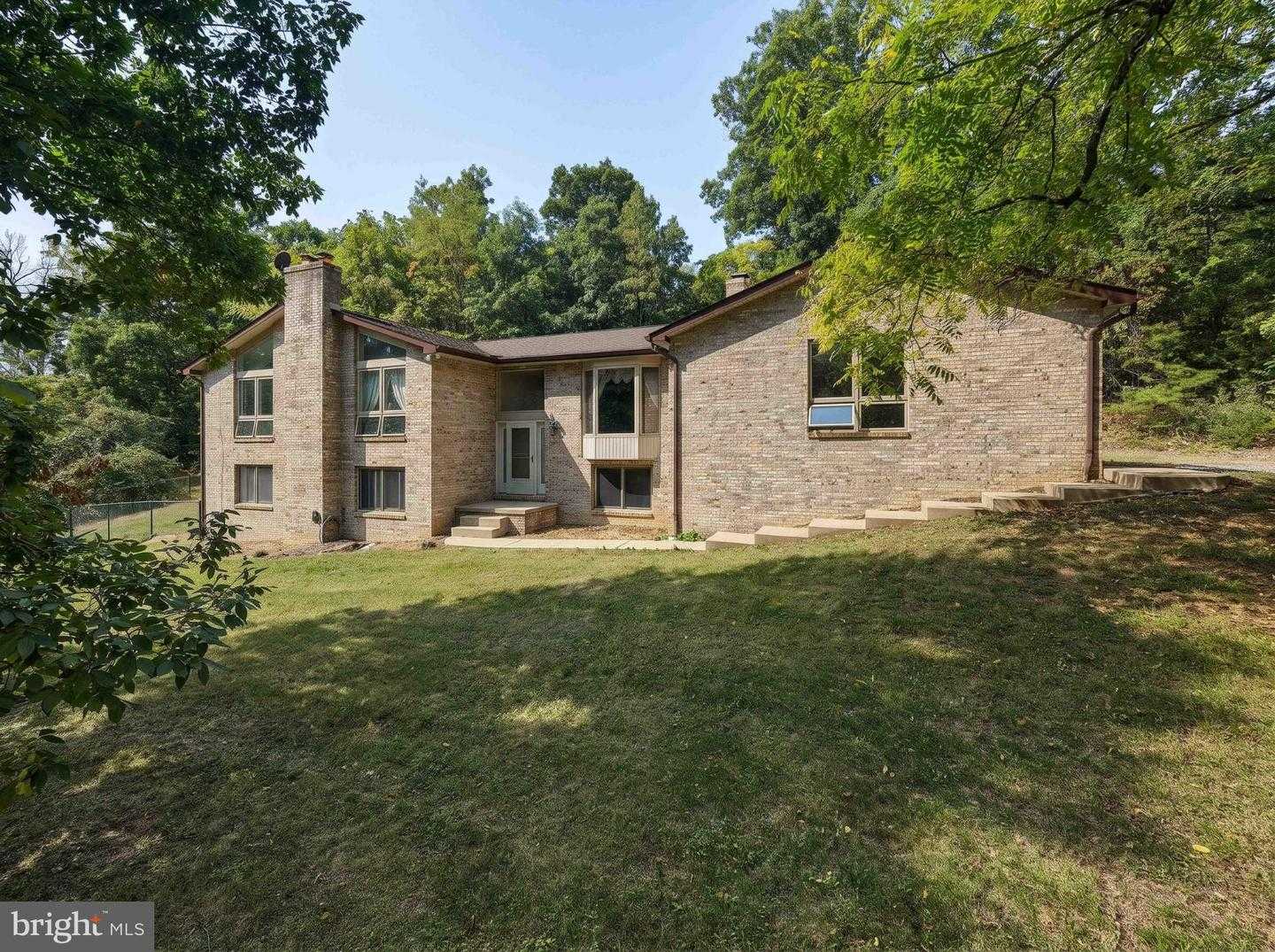 107 FAIRVIEW CIRCLE Woodstock Virginia United States, for Sale, residential, Bruno Tarquinii, Fairfax Realty Premier
