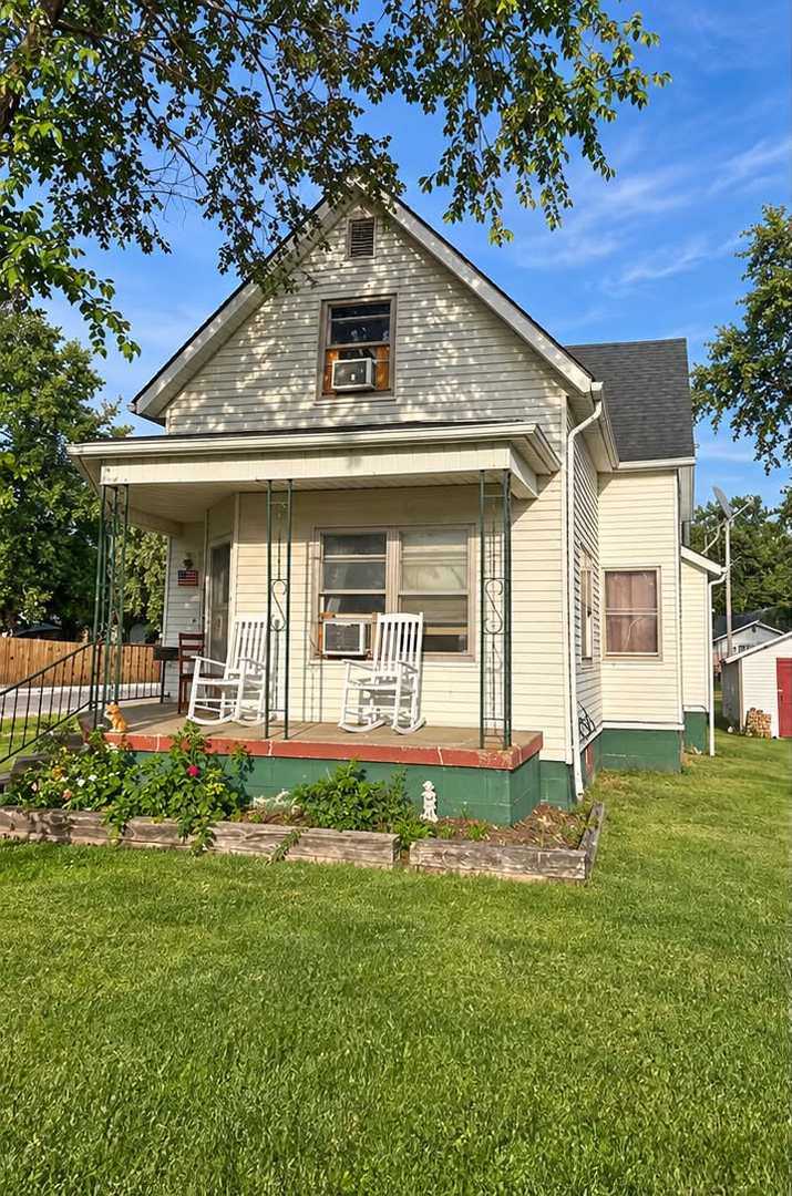 401 S Spruce Street Villa Grove Illinois United States, for Sale, residential, Jeffrey Barkstall, Heartland Real Estate Of Central Illinois, Inc.