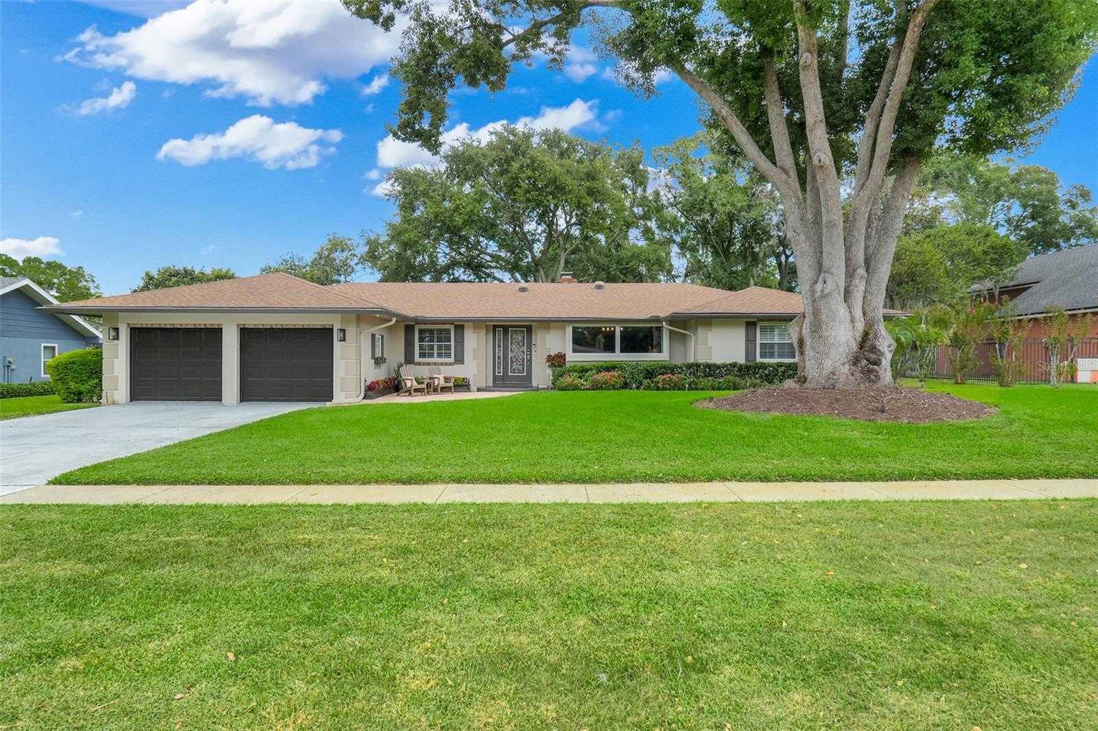 1990 BRANTLEY CIRCLE Clermont Florida United States, for Sale, residential, Zaira Mejia, Spaces & Styles Group