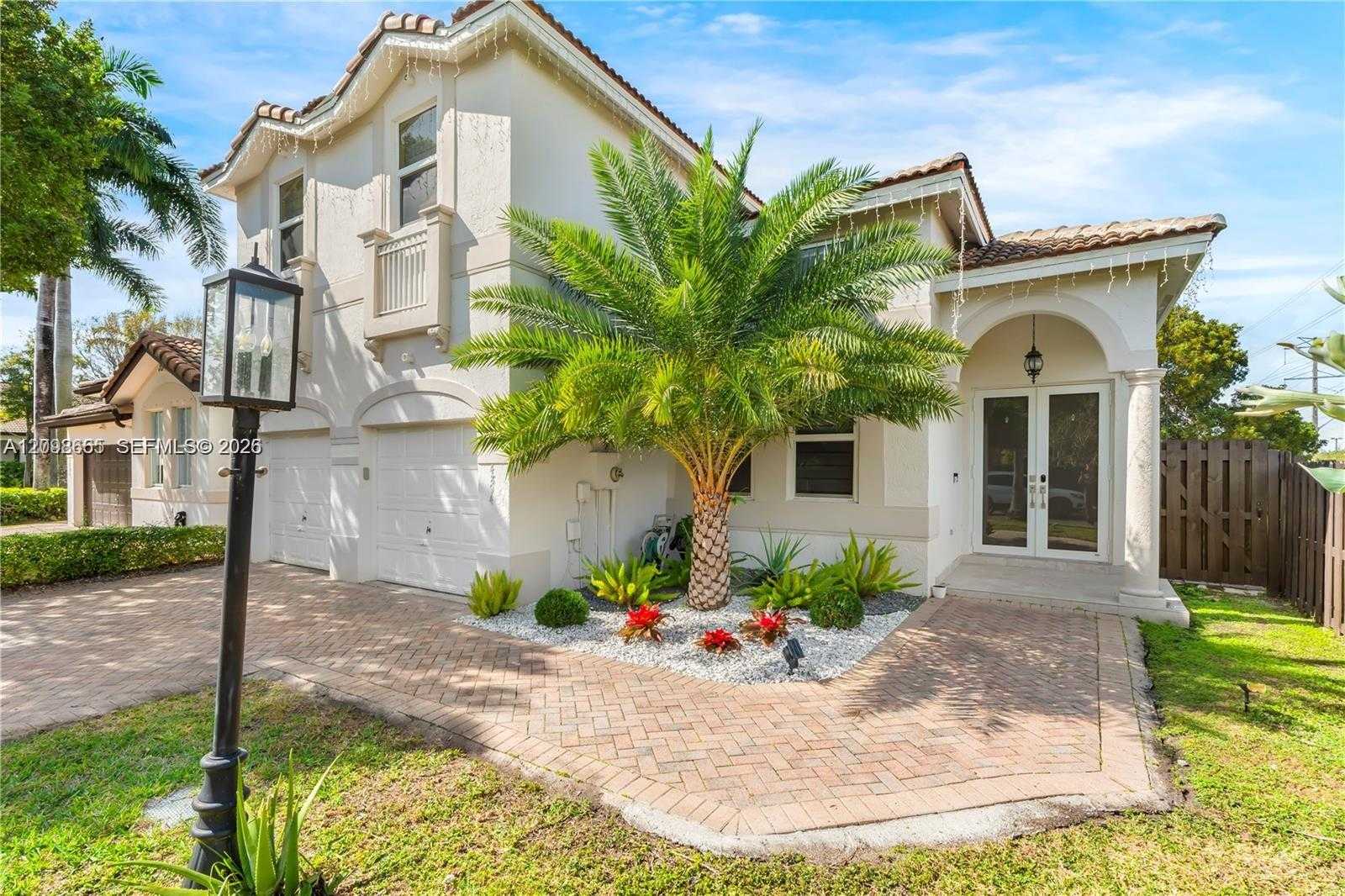 4894 NW 110th Pl Doral Florida United States, for Rent, residential, Roberto Villasmil, Interinvestments Realty, Inc.