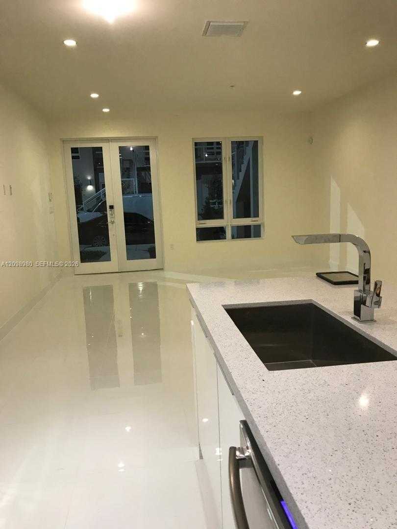 10220 NW 63rd Ter  APT 109 Doral Florida United States, for Rent, residential, Roberto Villasmil, Interinvestments Realty, Inc.