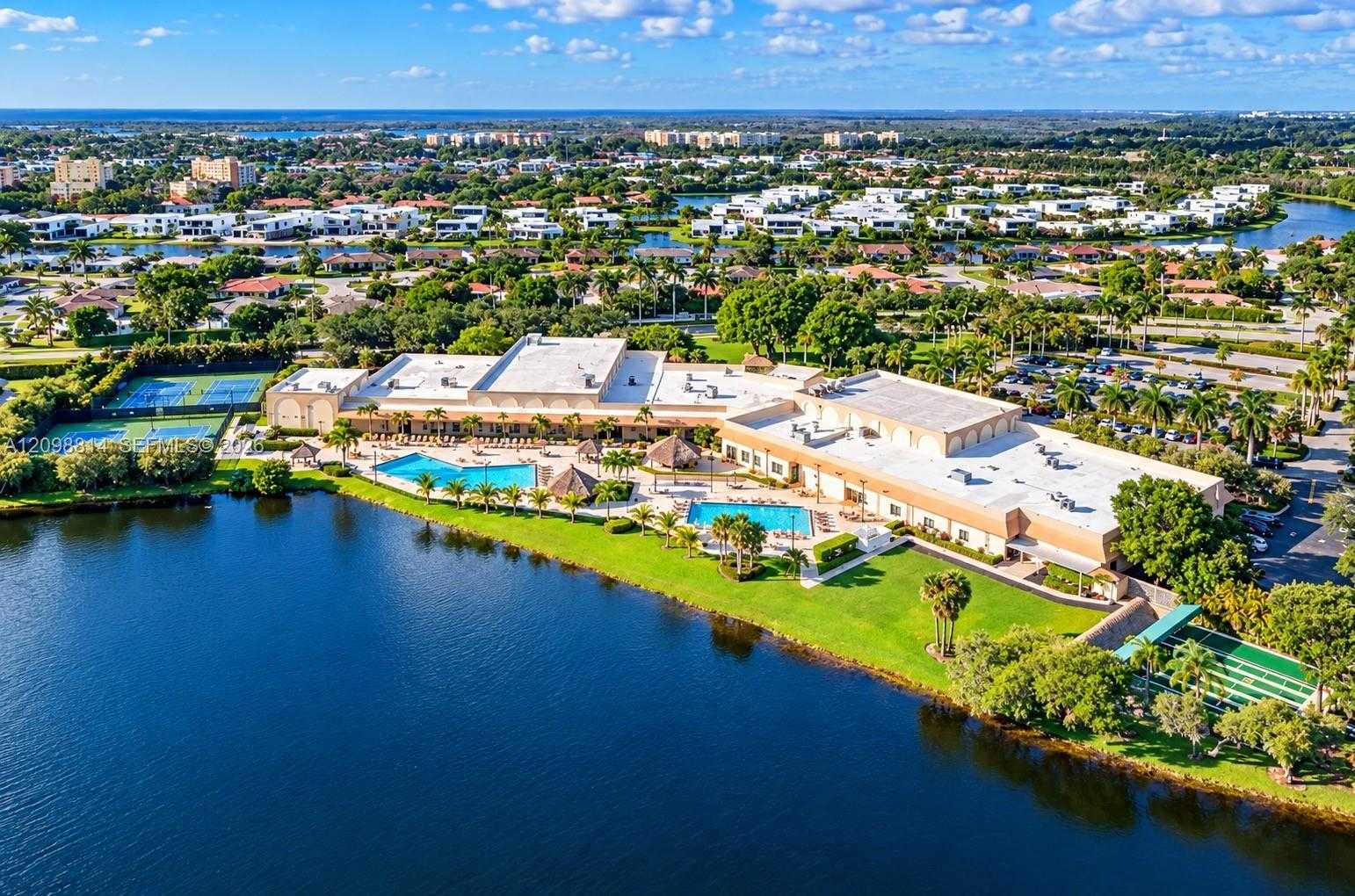 341 Lakeview Dr  APT 104 Weston Florida United States, for Rent, residential, Radmila Mandel, Florida Sky Realty Group