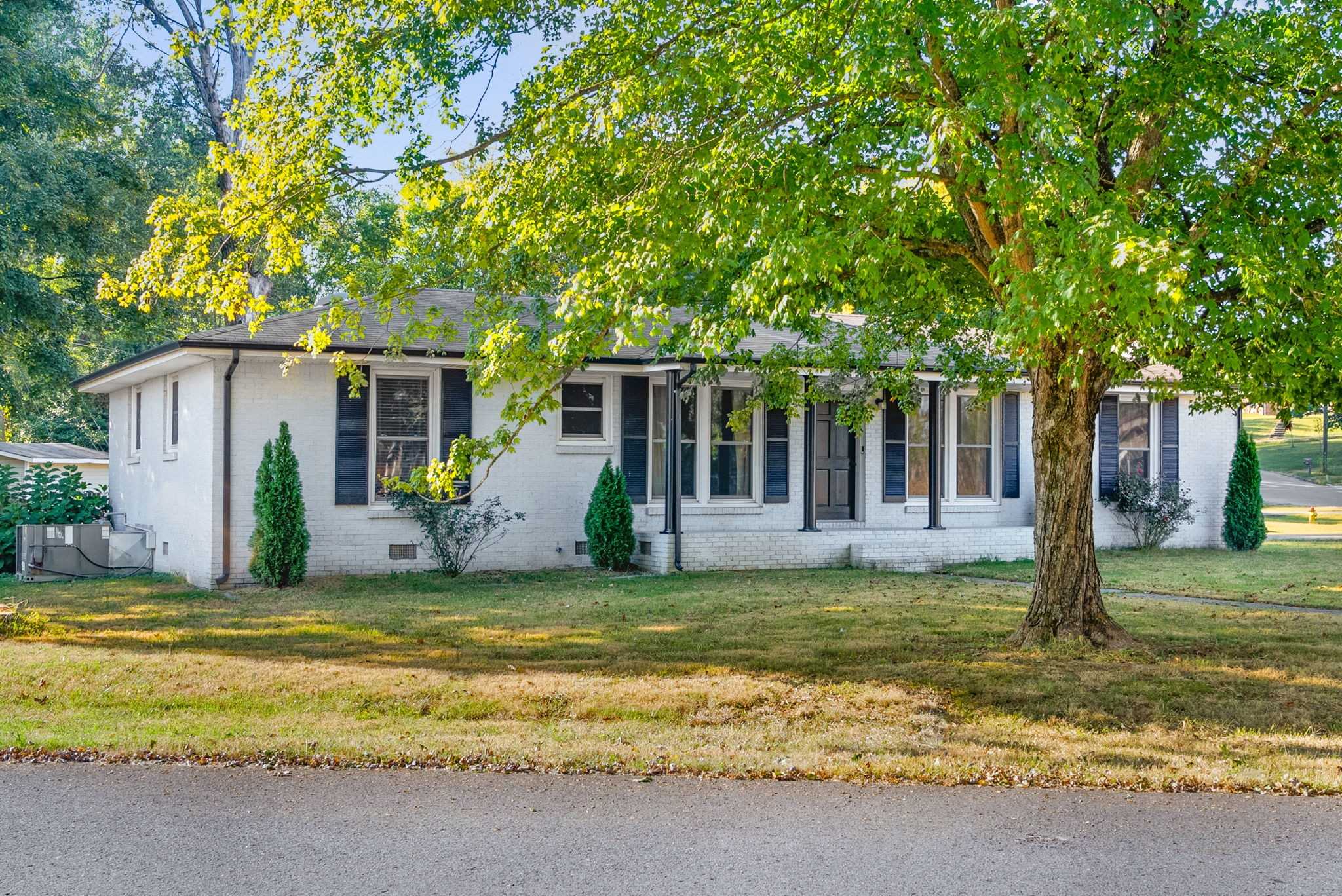 1875 Patricia Dr Clarksville Tennessee United States, for Sale, residential, Adam Hanes, LPT Realty