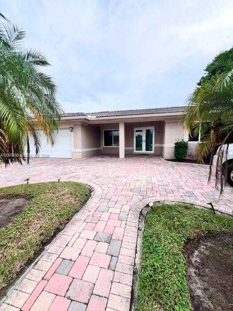 16764 Golfview Dr Weston Florida United States, for Rent, residential, Radmila Mandel, Florida Sky Realty Group