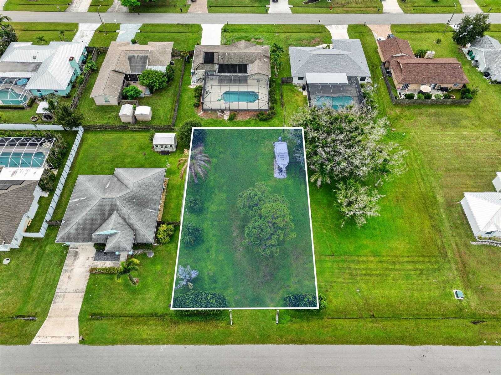 642 SE TANNER Avenue Port St. Lucie Florida United States, for Sale, commercial,  , Phoenix Realtors LLC