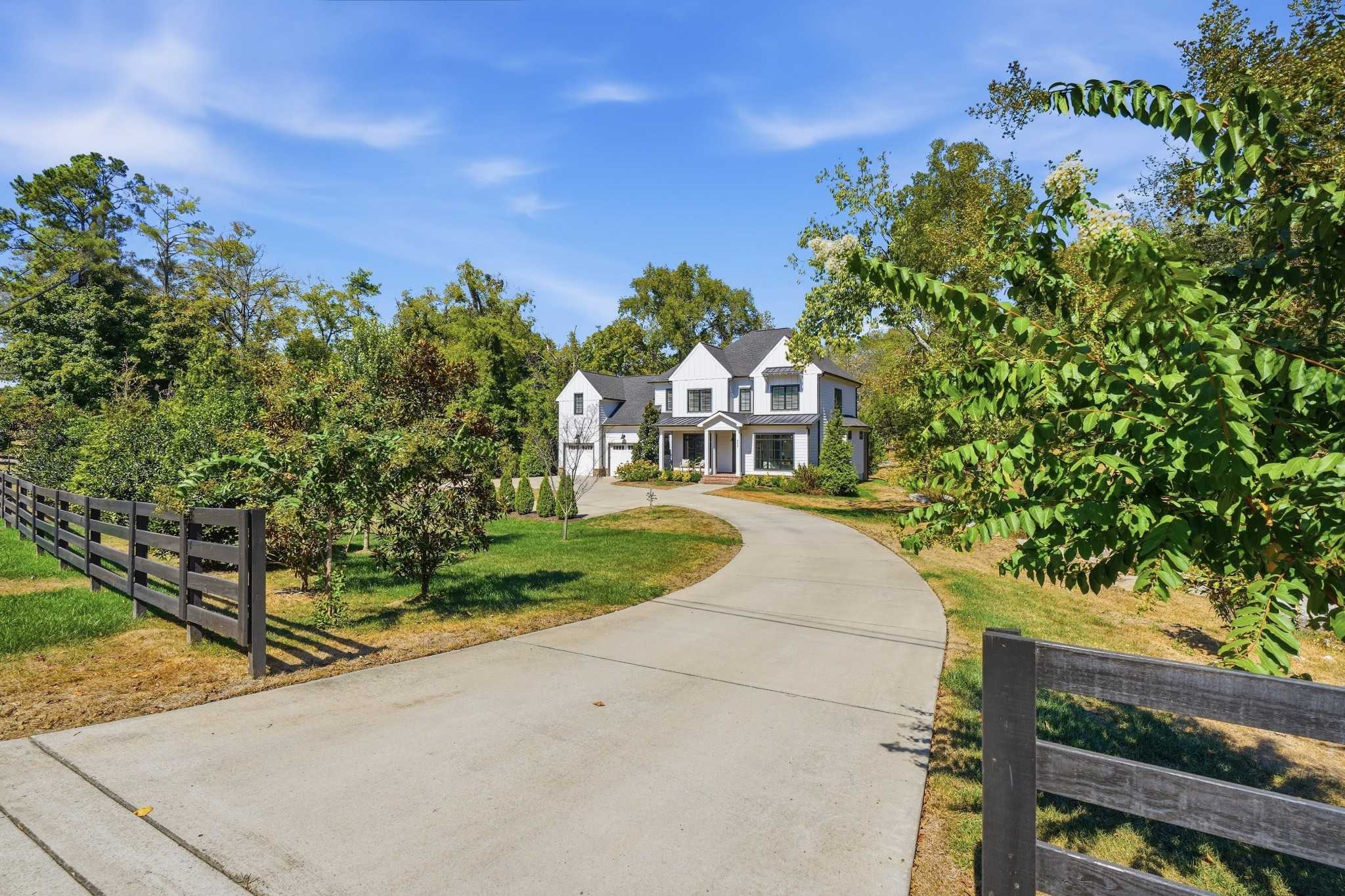 864 Battery Ln Nashville Tennessee United States, for Sale, residential, Adam Hanes, LPT Realty