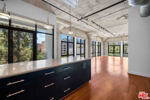 330 W 11th Street APT 406 Los Angeles California United States, for Rent, residential,  , Castle Rock Realty