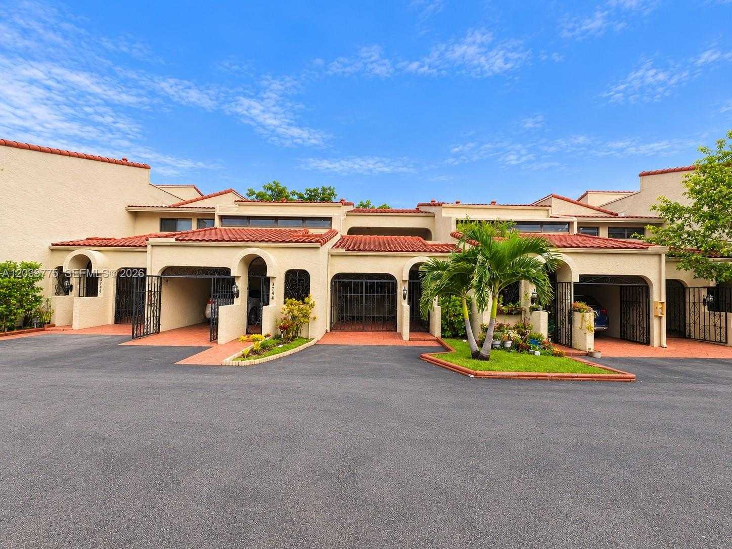 3746 Estepona Ave  APT 14S1 Doral Florida United States, for Sale, residential, Roberto Villasmil, Interinvestments Realty, Inc.