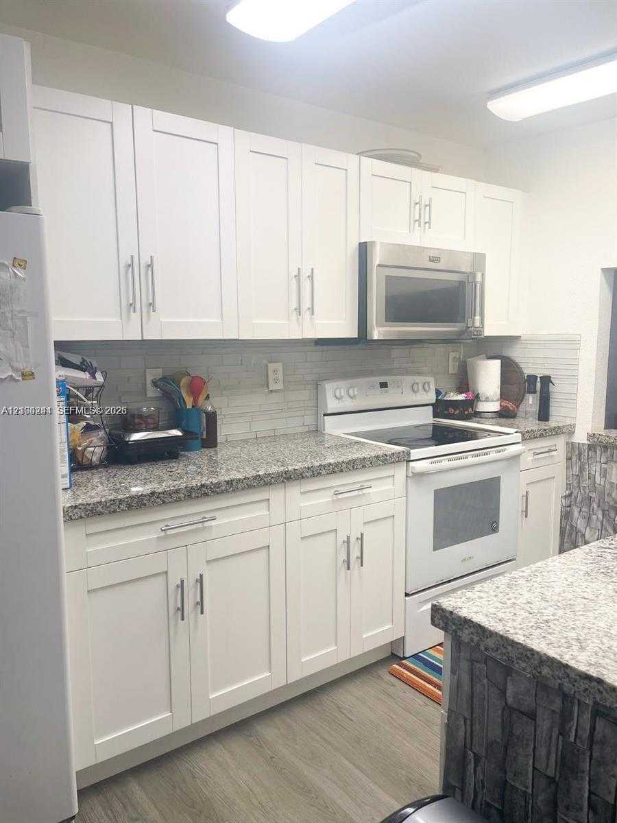 177 Lakeview Dr  APT 104 Weston Florida United States, for Sale, residential, Radmila Mandel, Florida Sky Realty Group