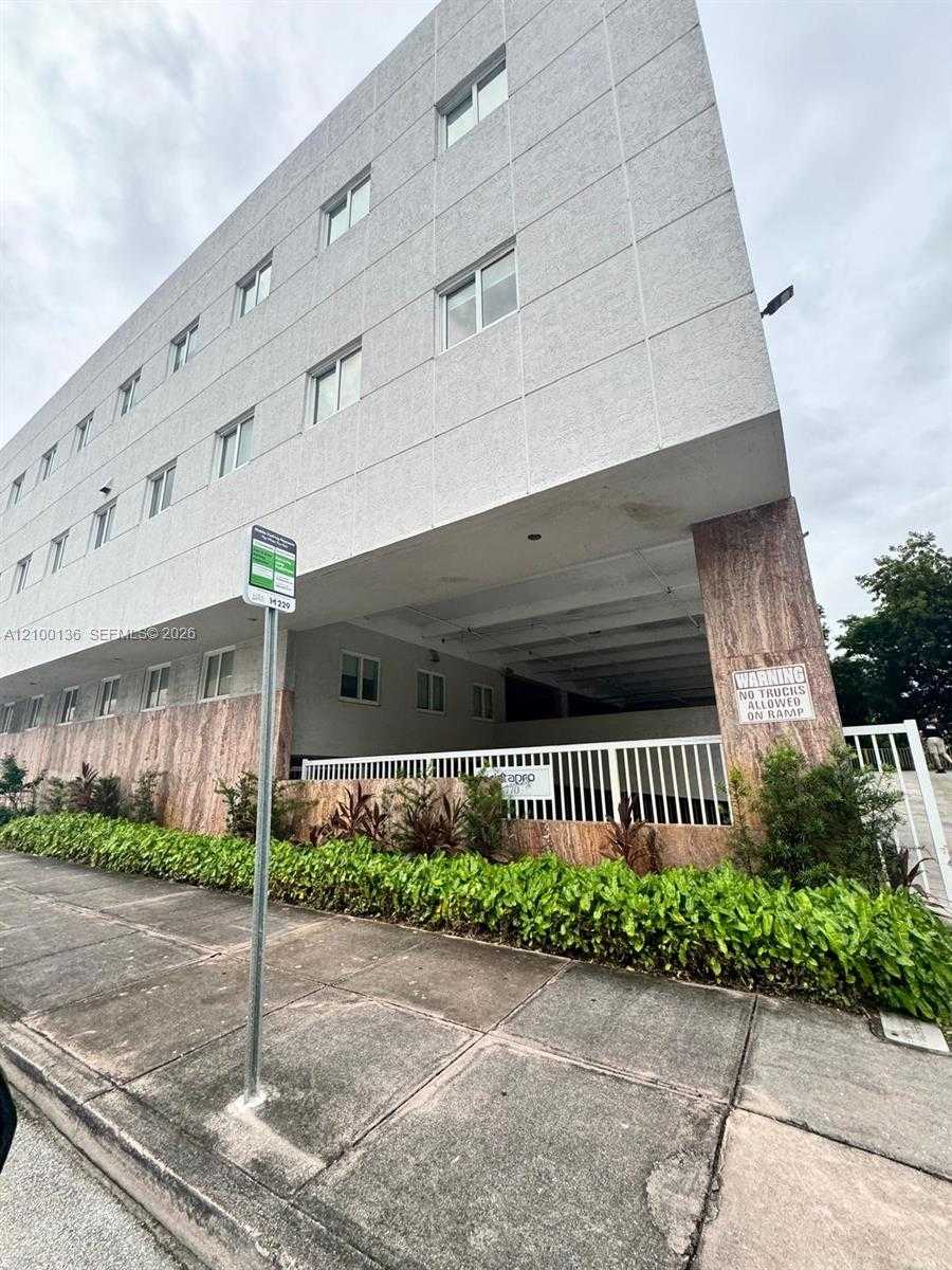 770 Ponce De Leon Blvd  APT 2nd Floor Coral Gables Florida United States, for Lease, commercial,  , Phoenix Realtors LLC